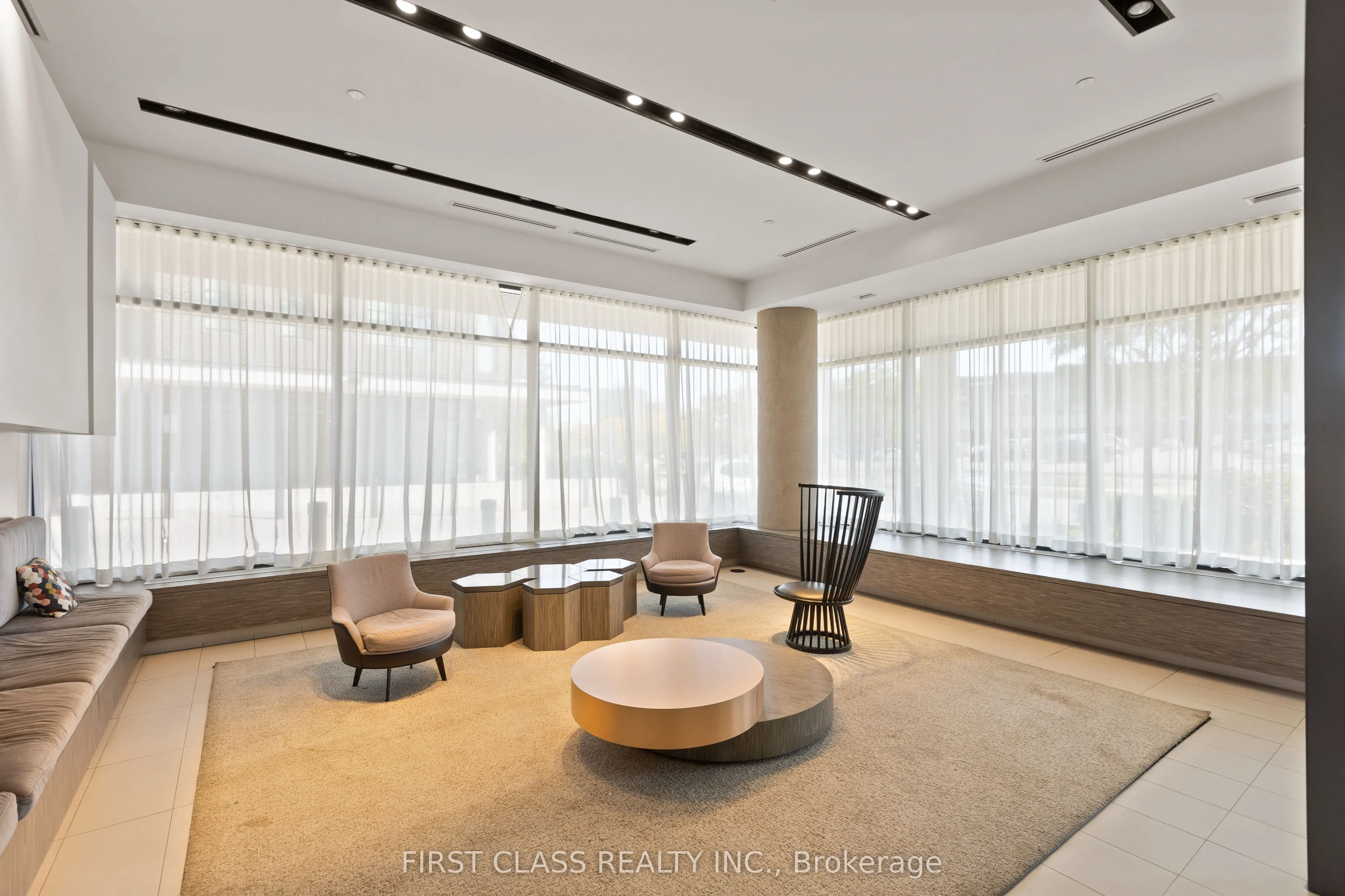 128 Fairview Mall Drive, #1406