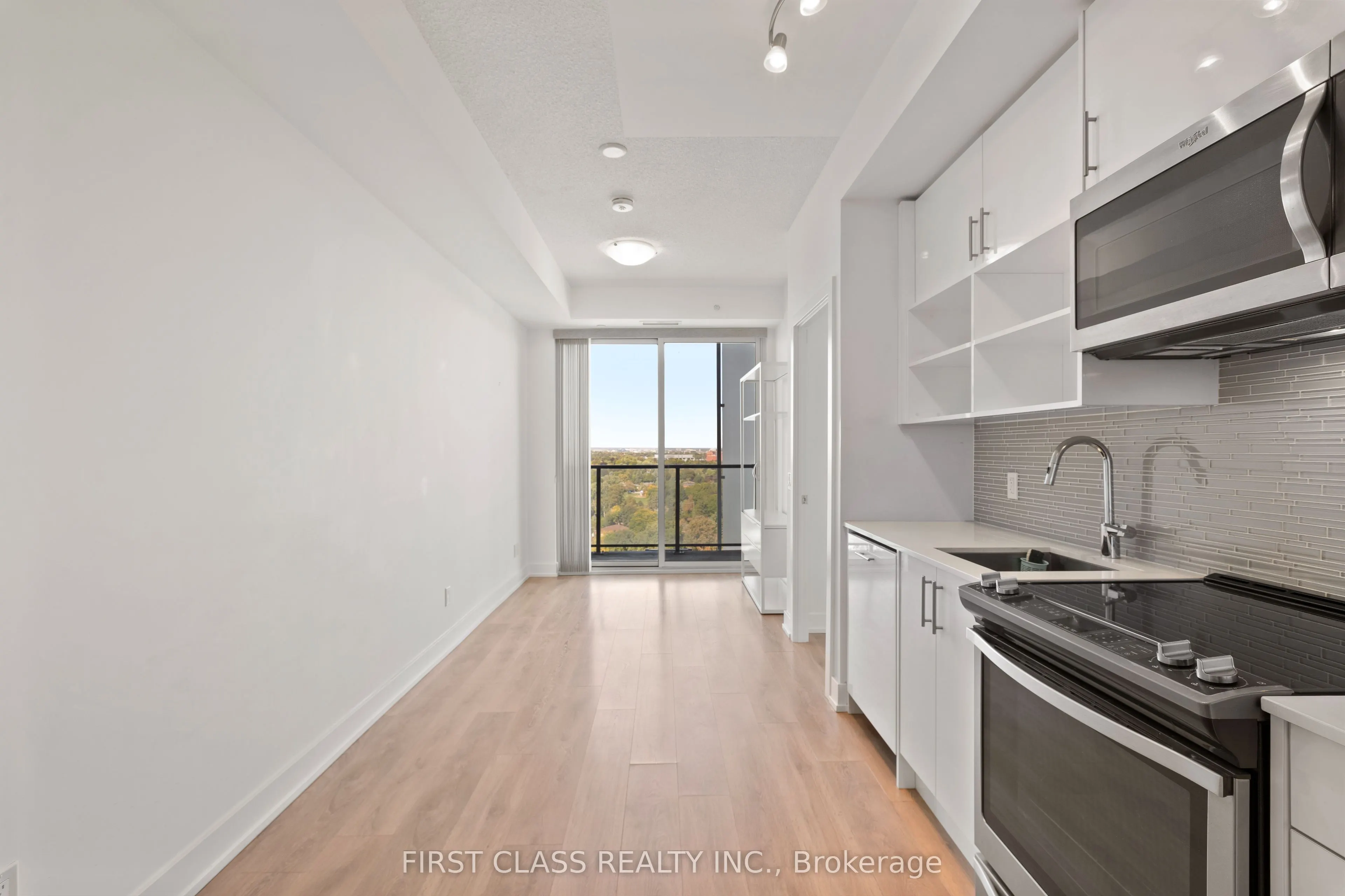 128 Fairview Mall Drive, #1406
