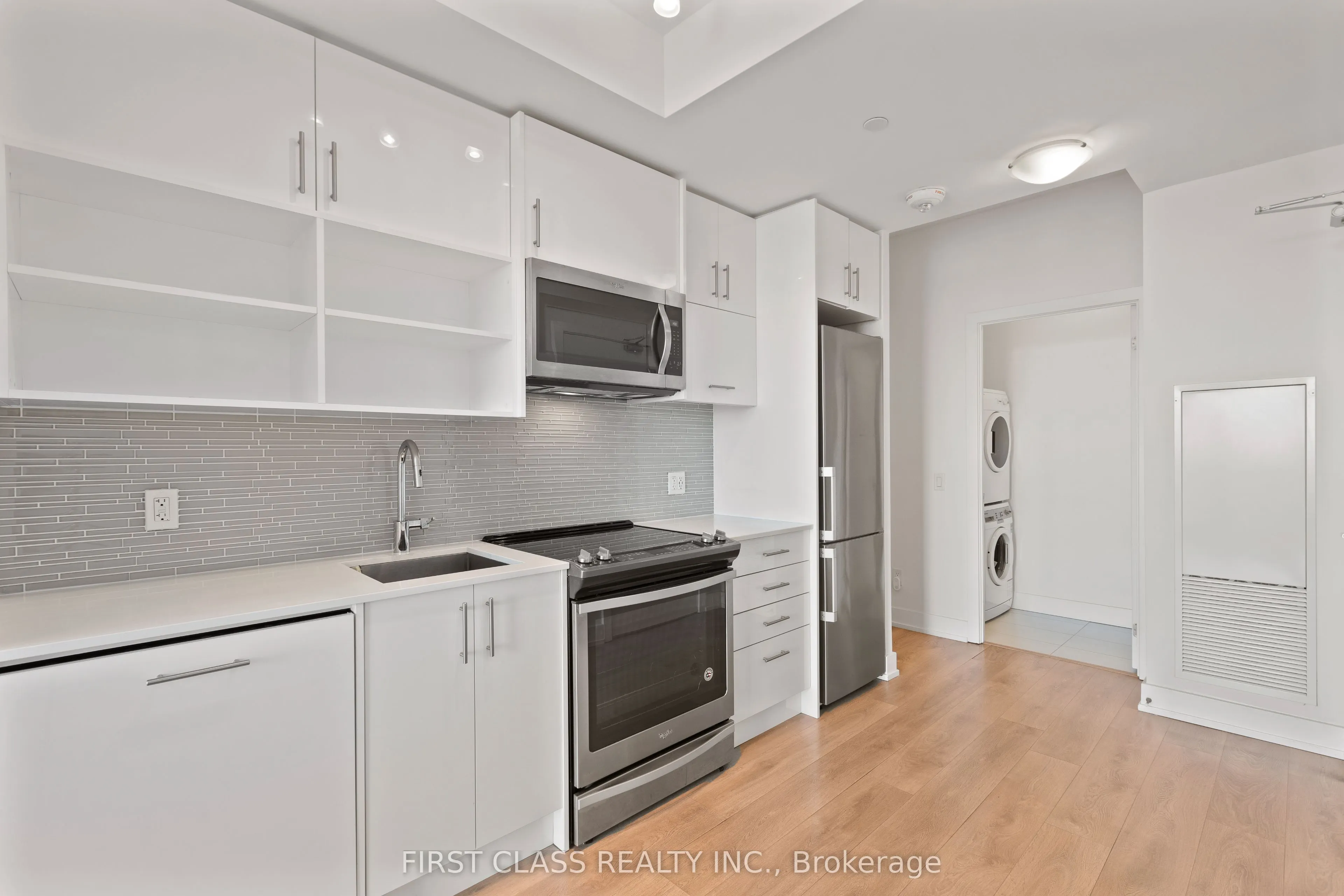 128 Fairview Mall Drive, #1406