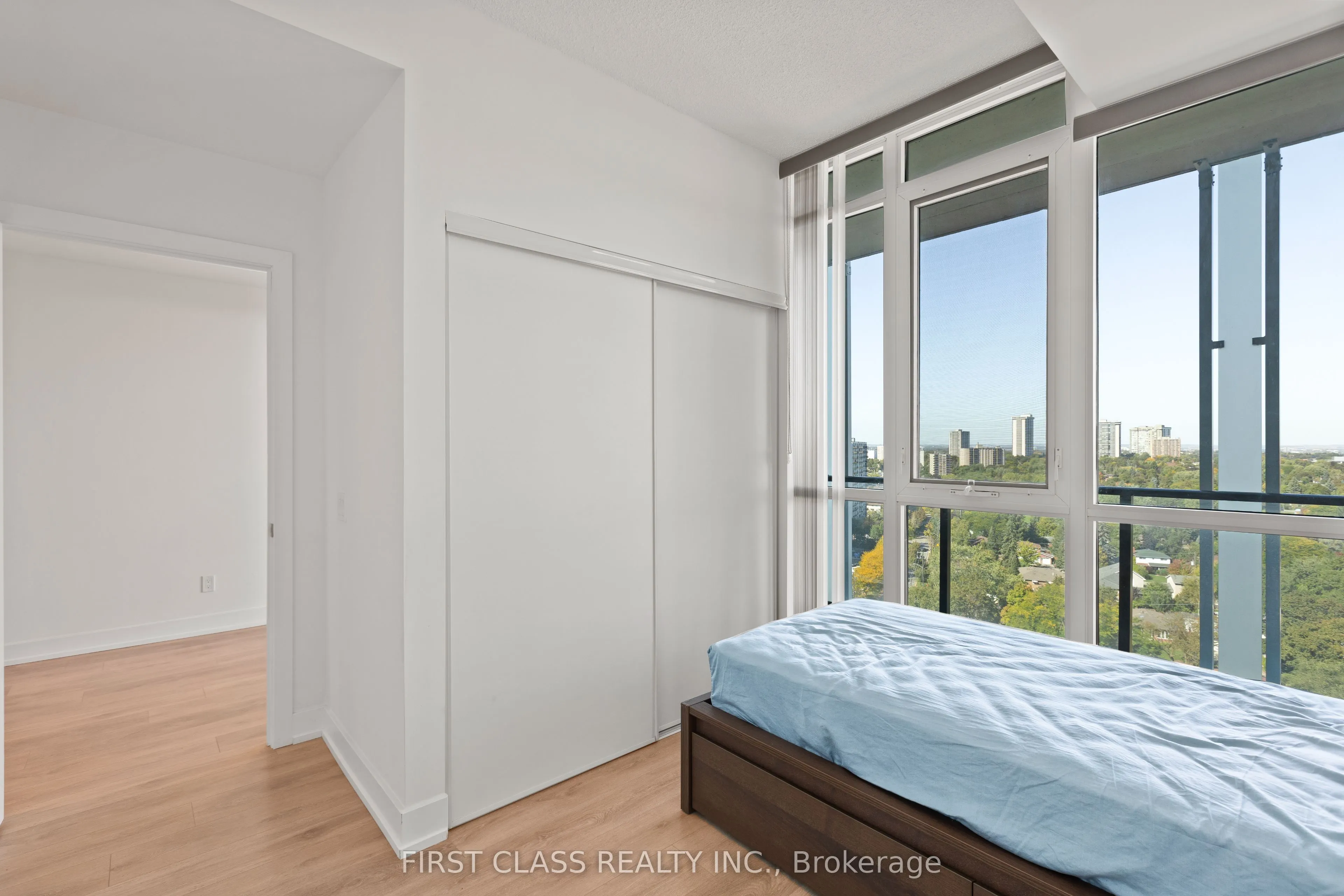 128 Fairview Mall Drive, #1406