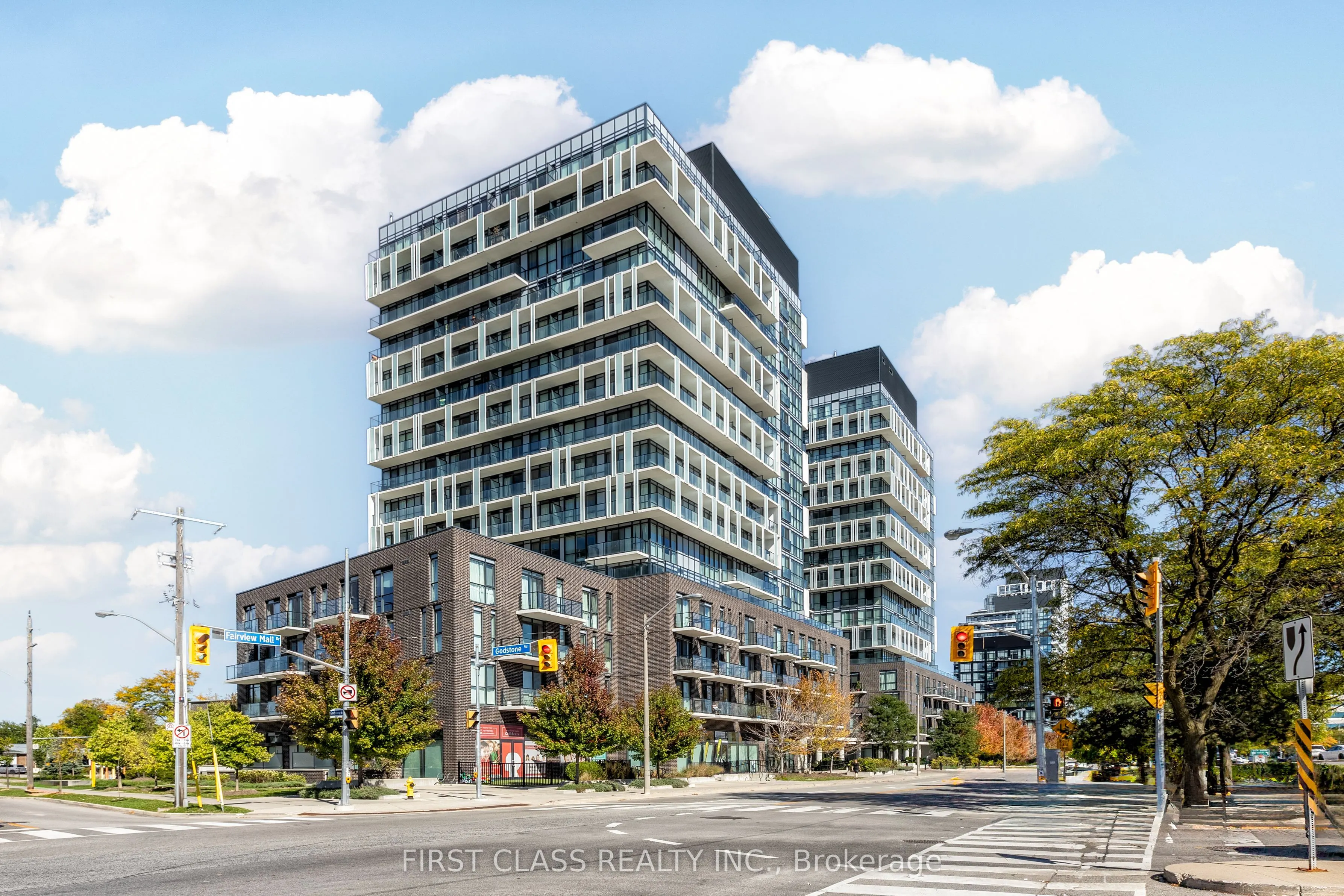 128 Fairview Mall Drive, #1406
