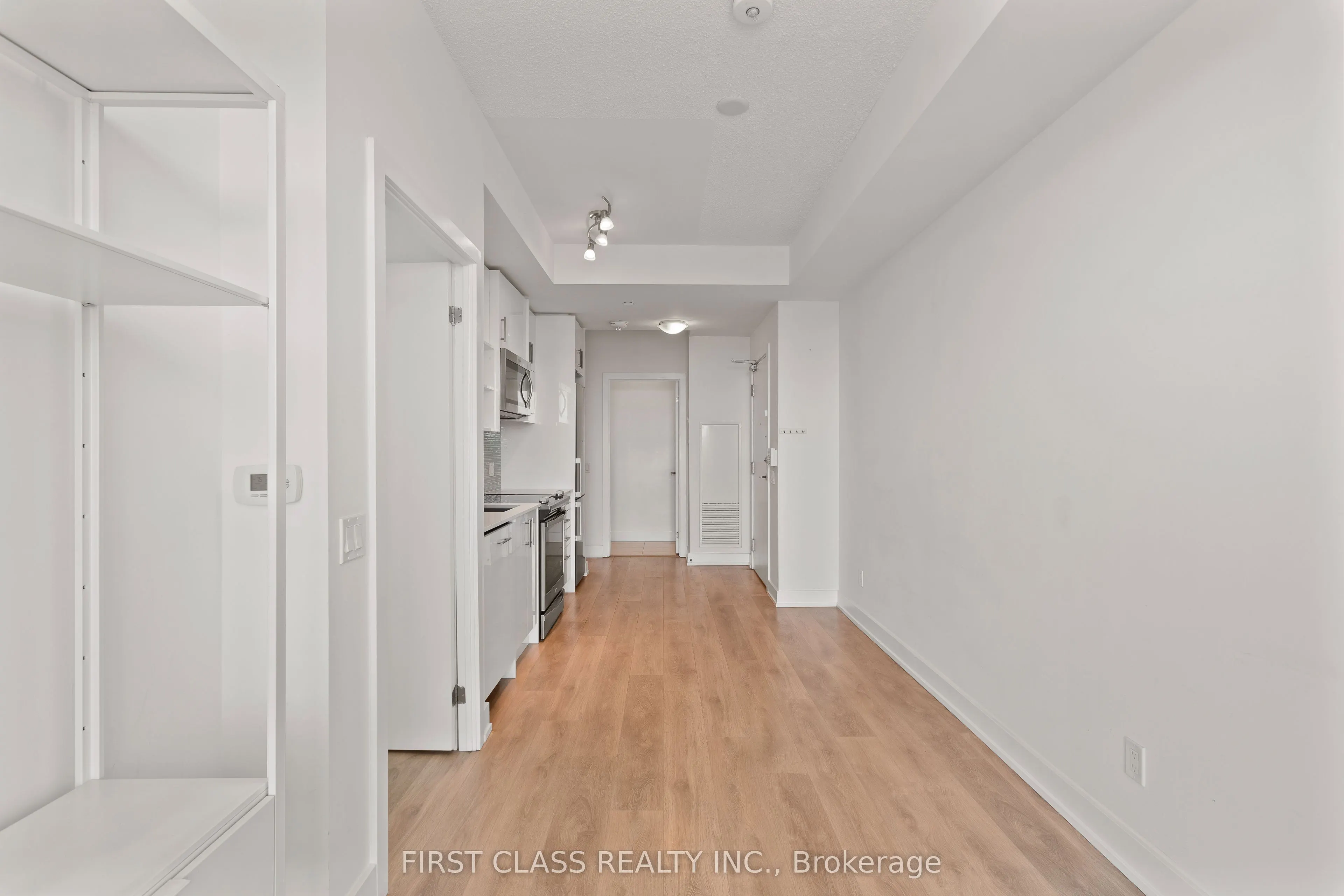 128 Fairview Mall Drive, #1406