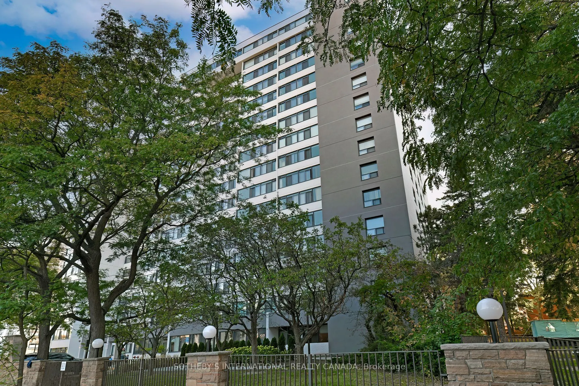3000 Bathurst Street E, #1205