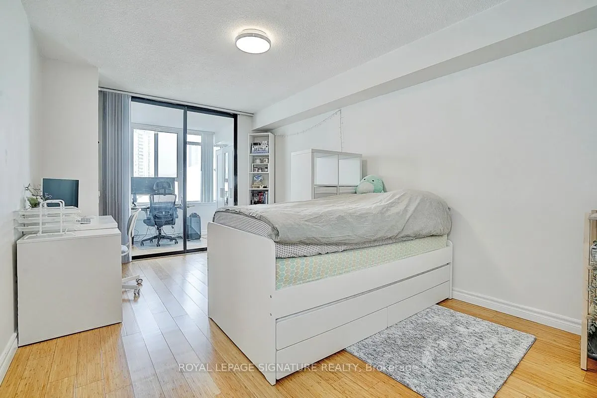 45 Carlton Street, #1209