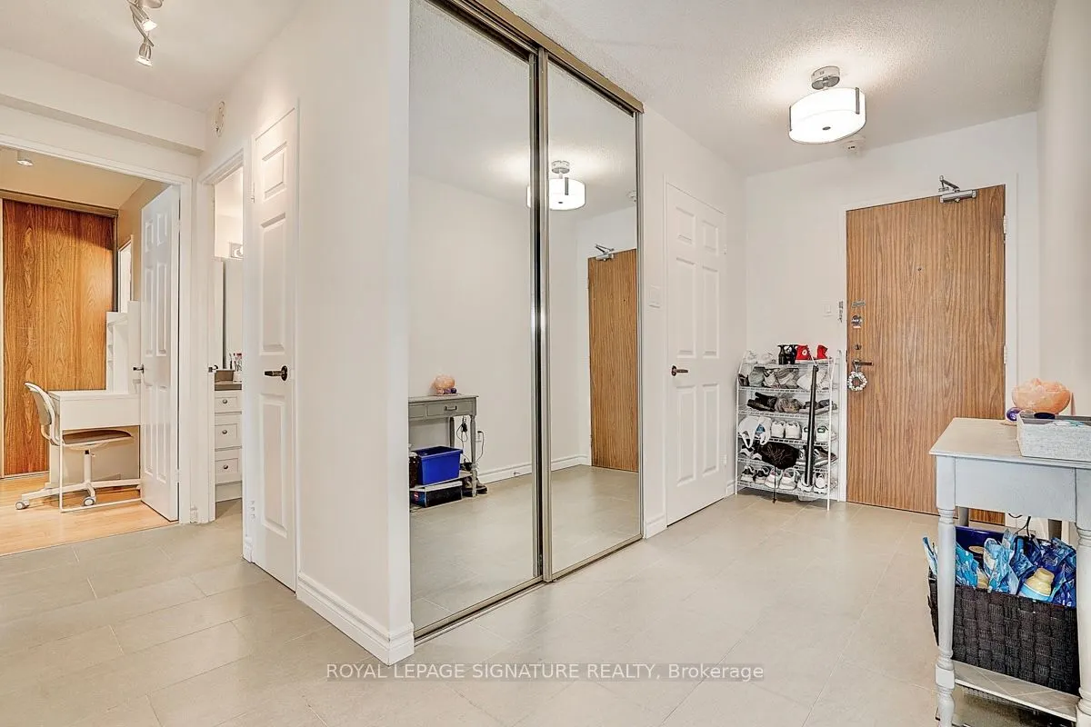 45 Carlton Street, #1209
