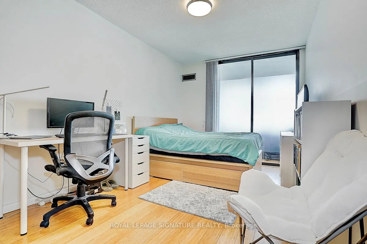 45 Carlton Street, #1209