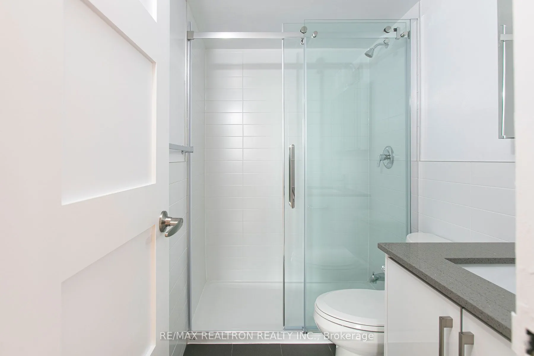 10 Shallmar Boulevard, #208