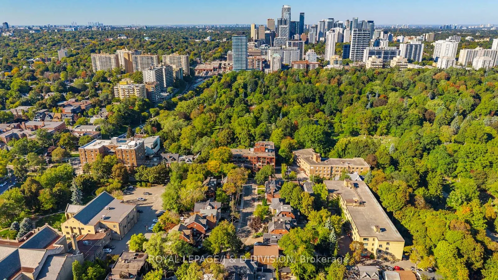 30 Glen Elm Avenue, #305