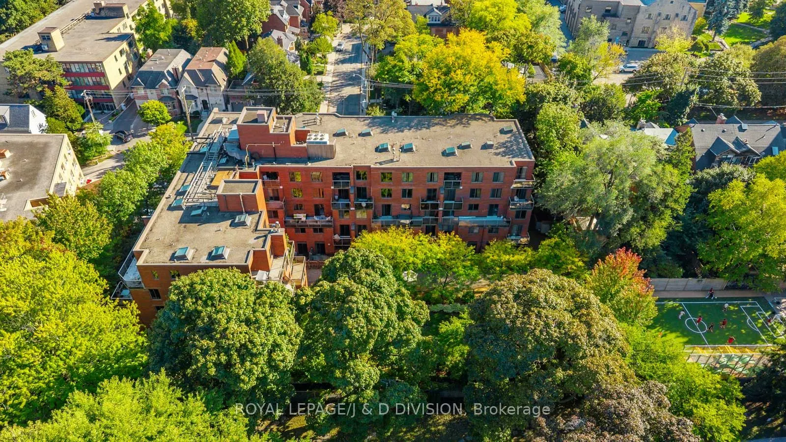 30 Glen Elm Avenue, #305