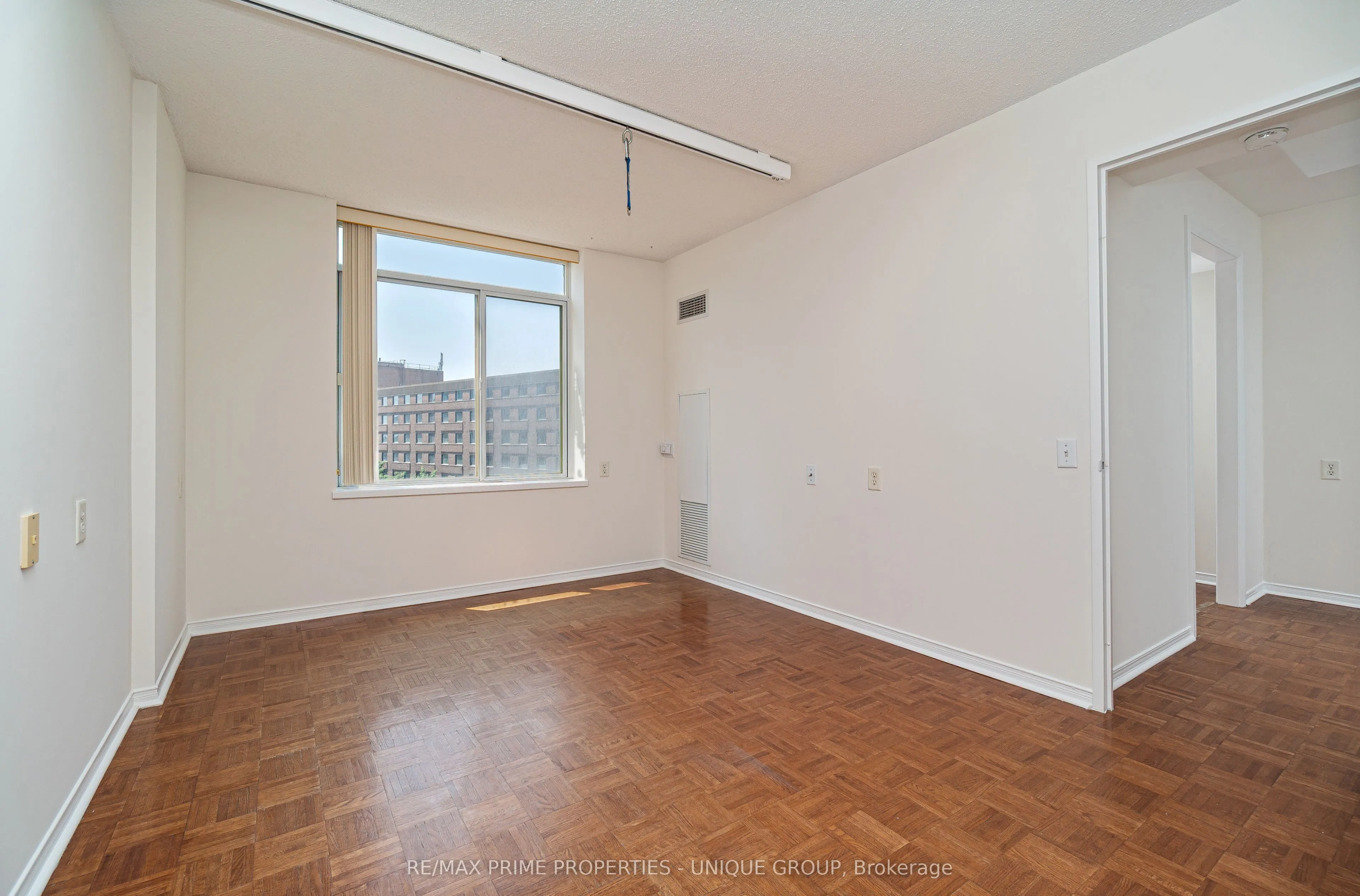 39 Parliament Street, #703