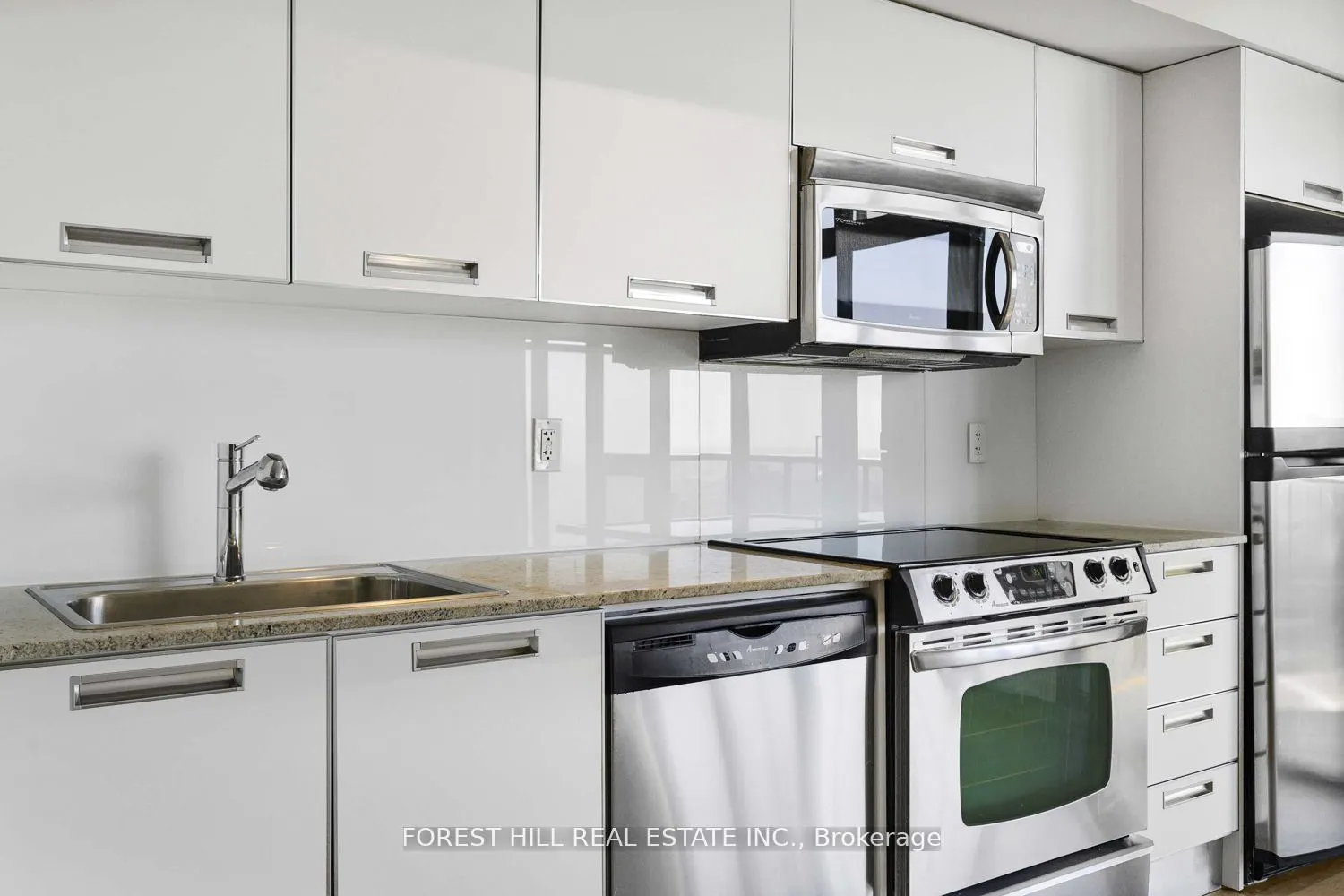 33 Charles Street E, #3210