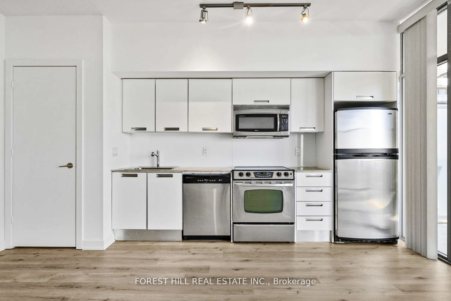 33 Charles Street E, #3210