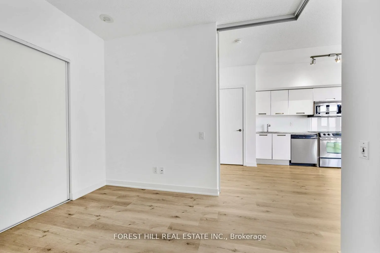 33 Charles Street E, #3210