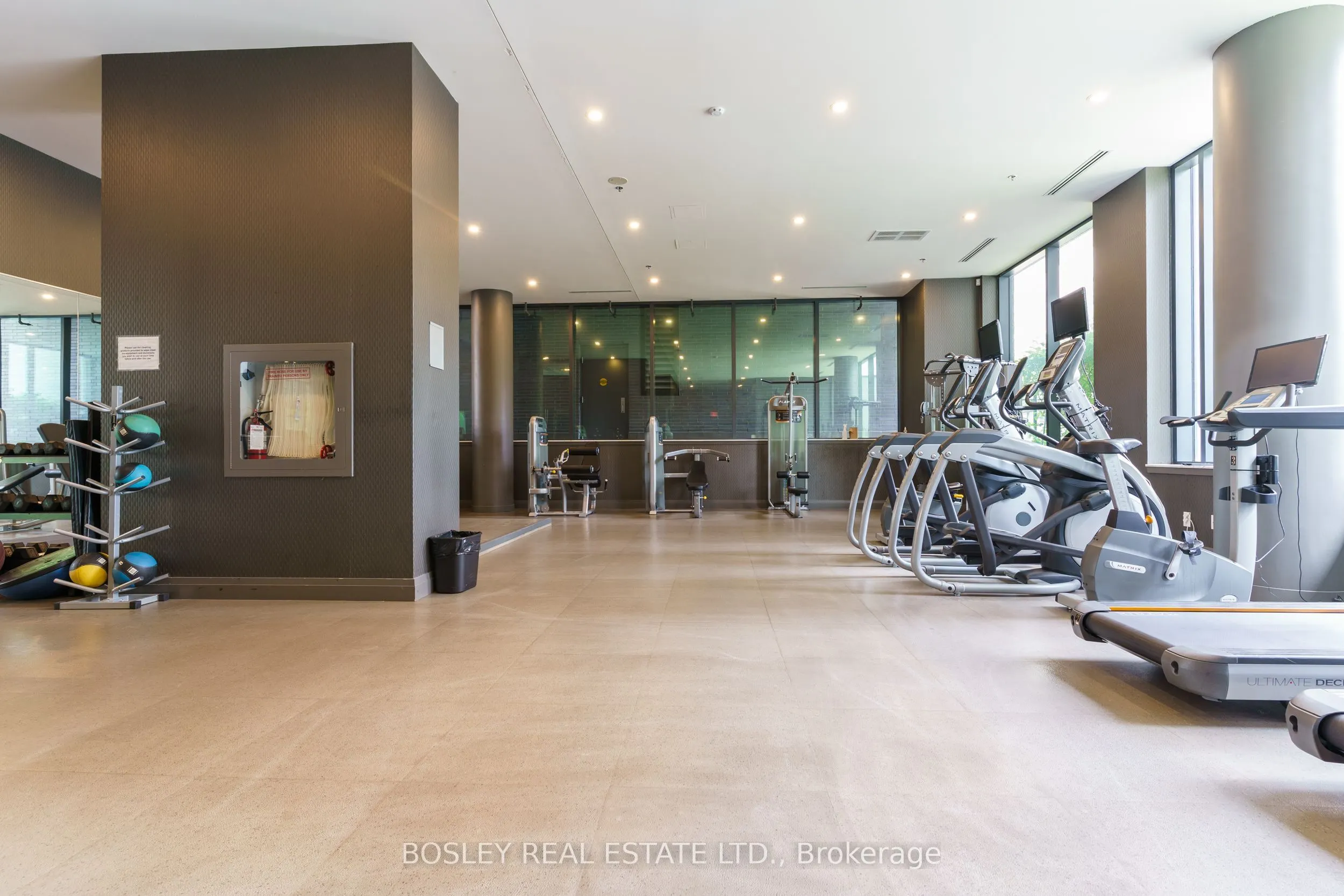 18 Rean Drive, #610