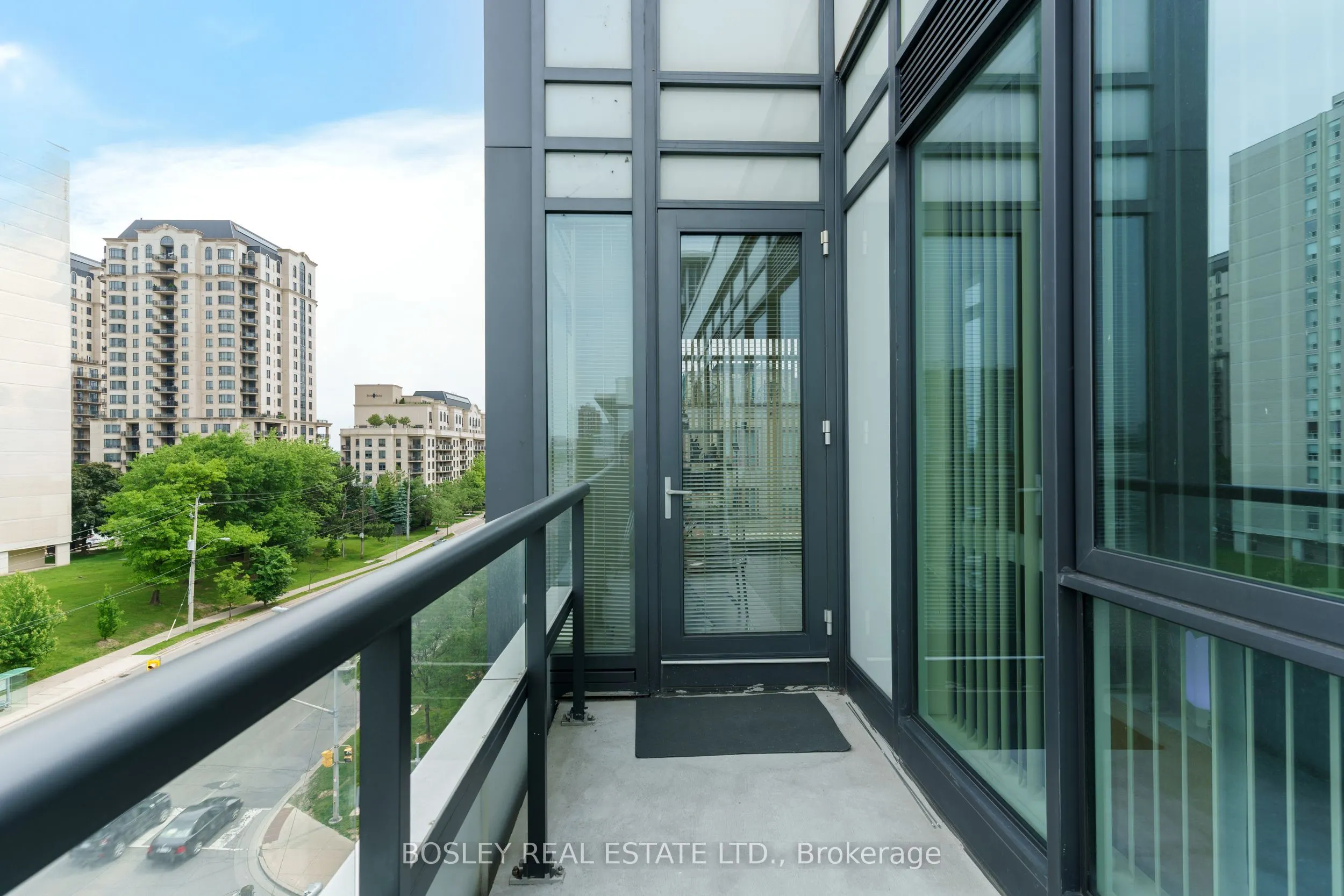 18 Rean Drive, #610