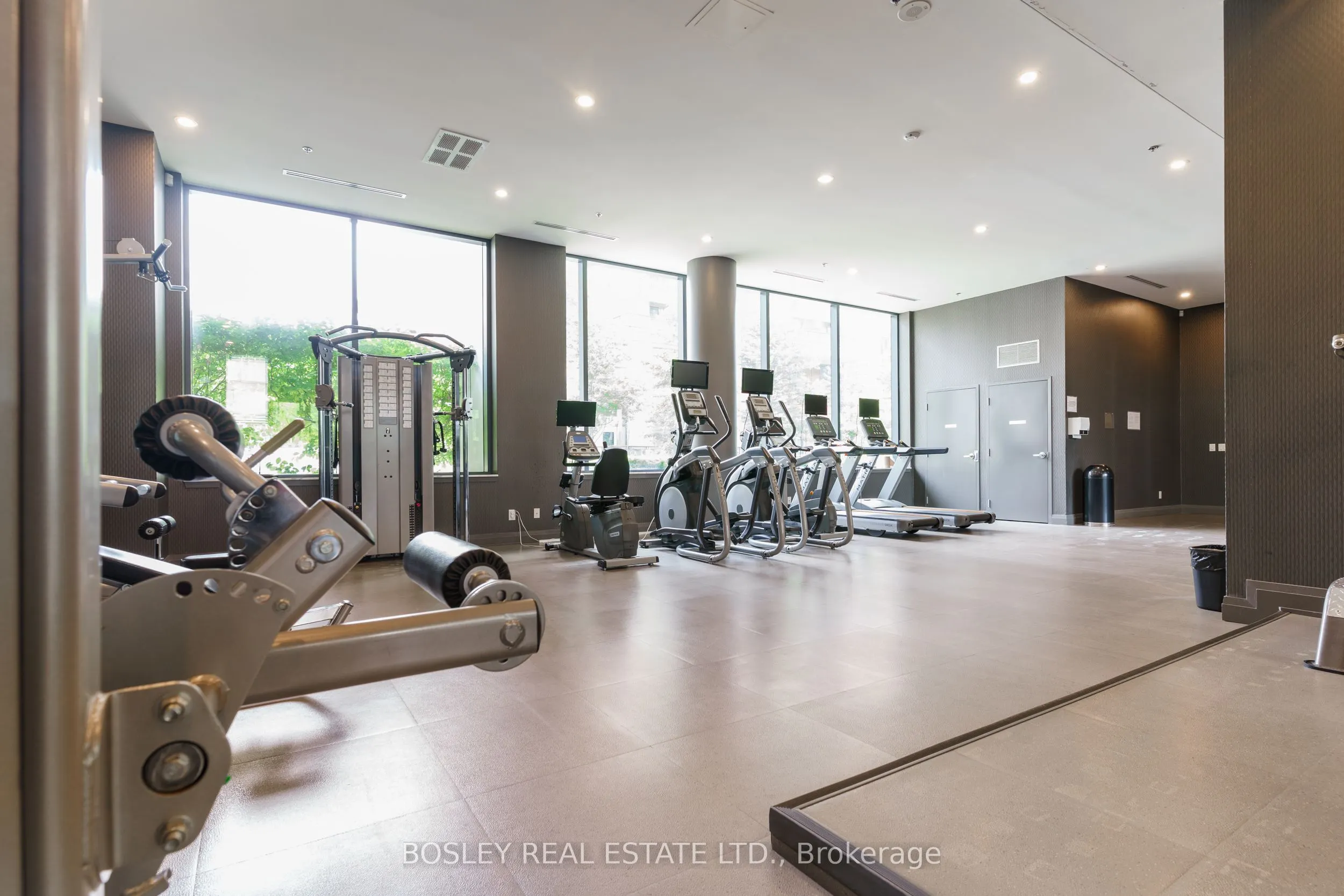 18 Rean Drive, #610