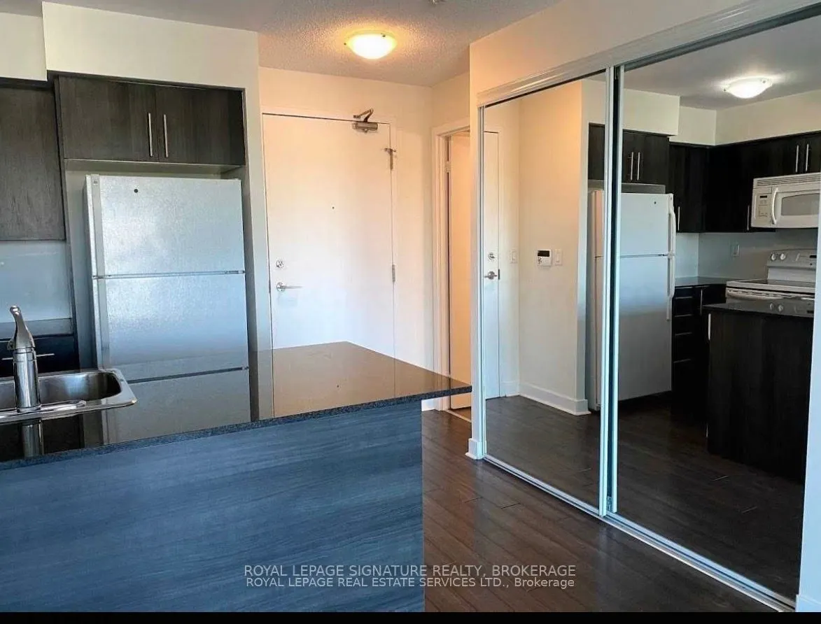 120 Dallimore Circle, #527