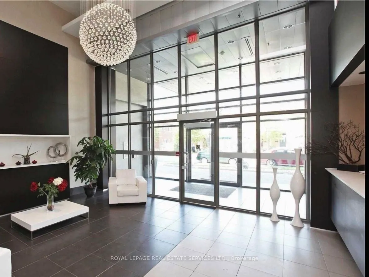 120 Dallimore Circle, #527