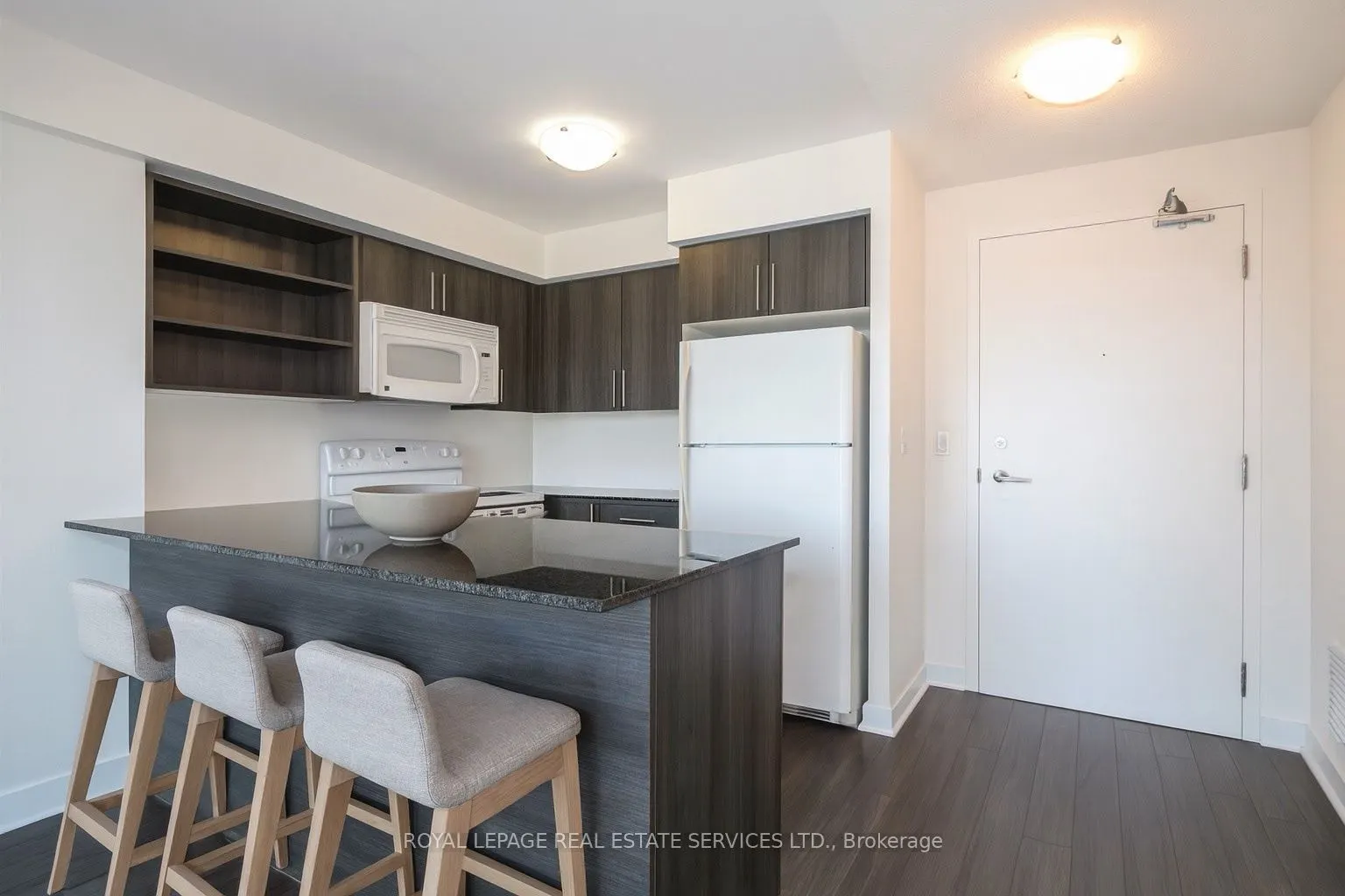 120 Dallimore Circle, #527