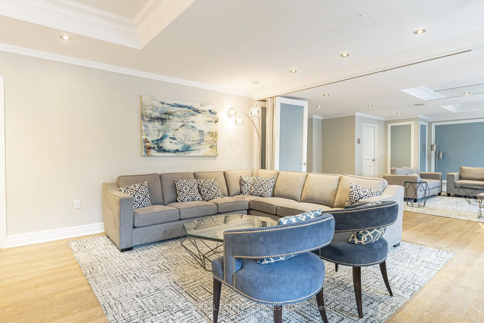 900 Mount Pleasant Road, #1203