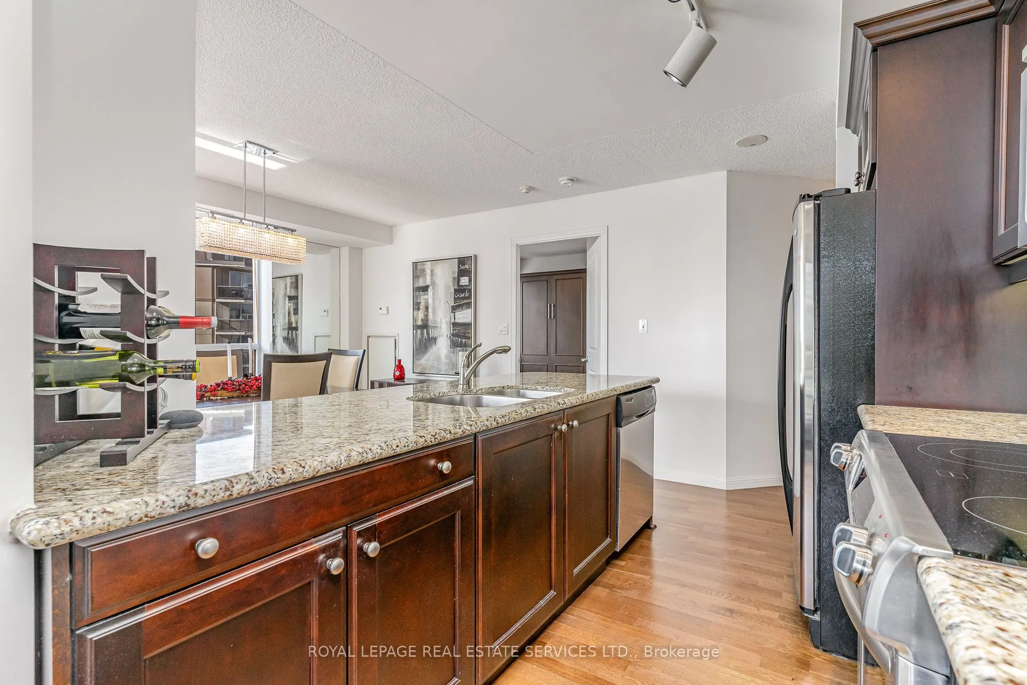 900 Mount Pleasant Road, #1203
