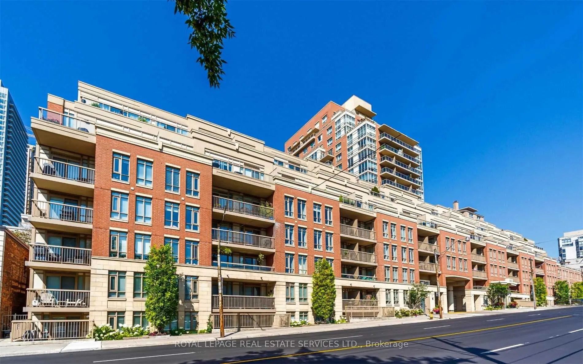 900 Mount Pleasant Road, #1203