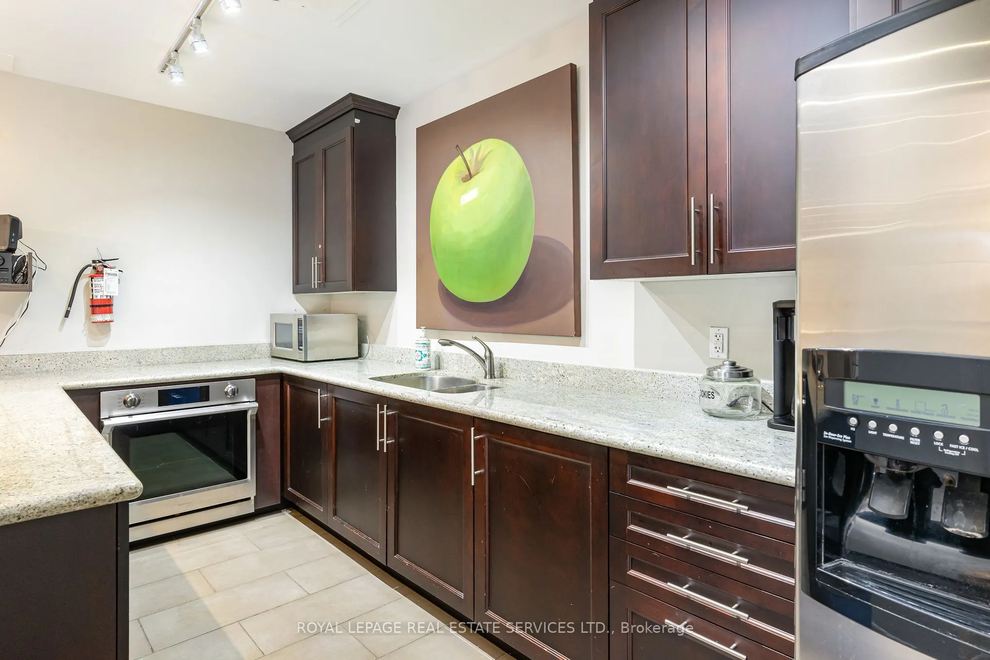 900 Mount Pleasant Road, #1203