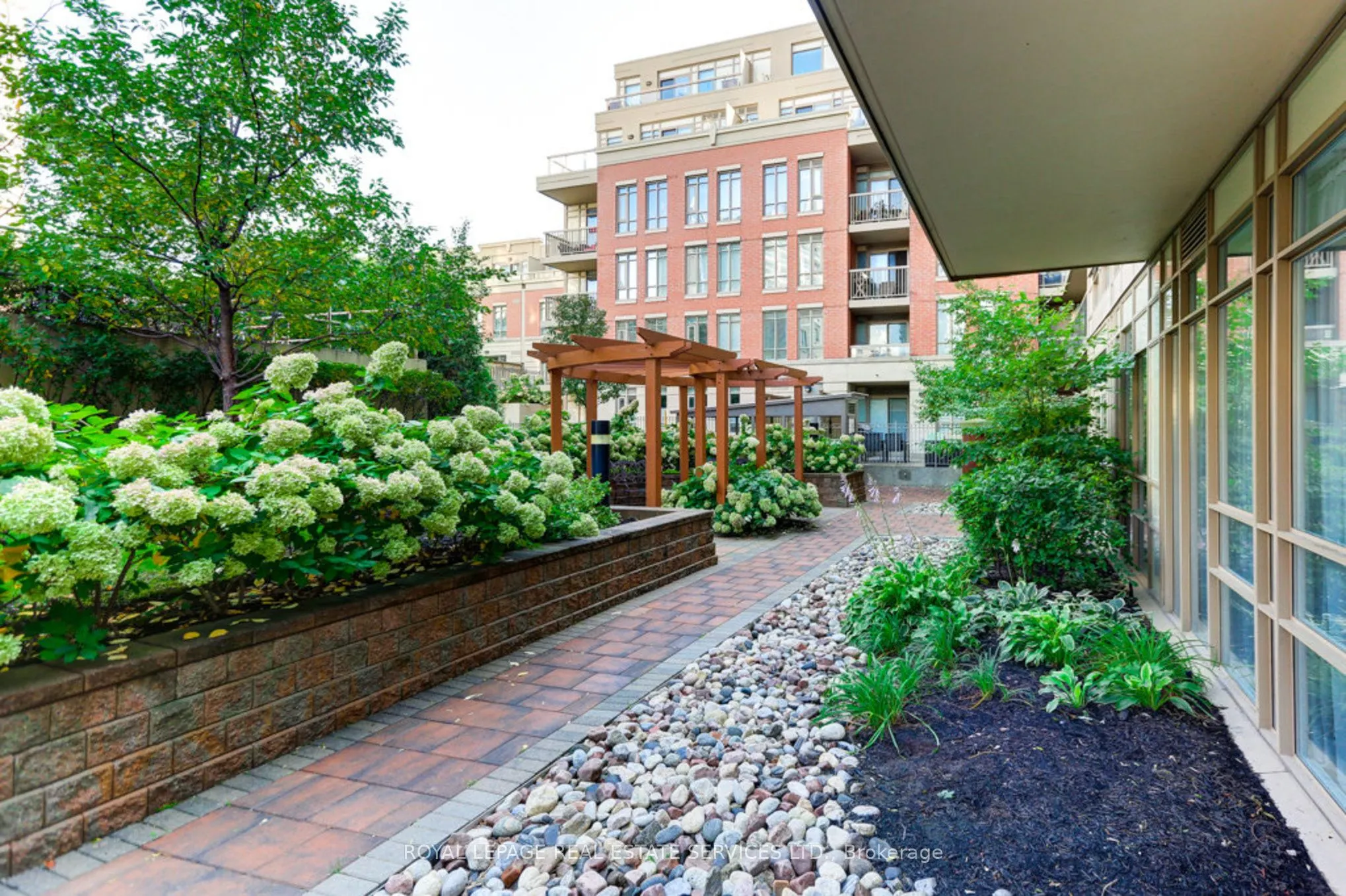 900 Mount Pleasant Road, #1203