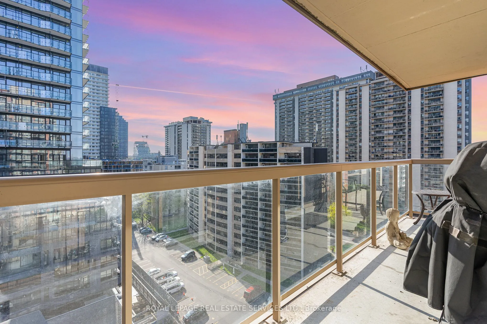 900 Mount Pleasant Road, #1203