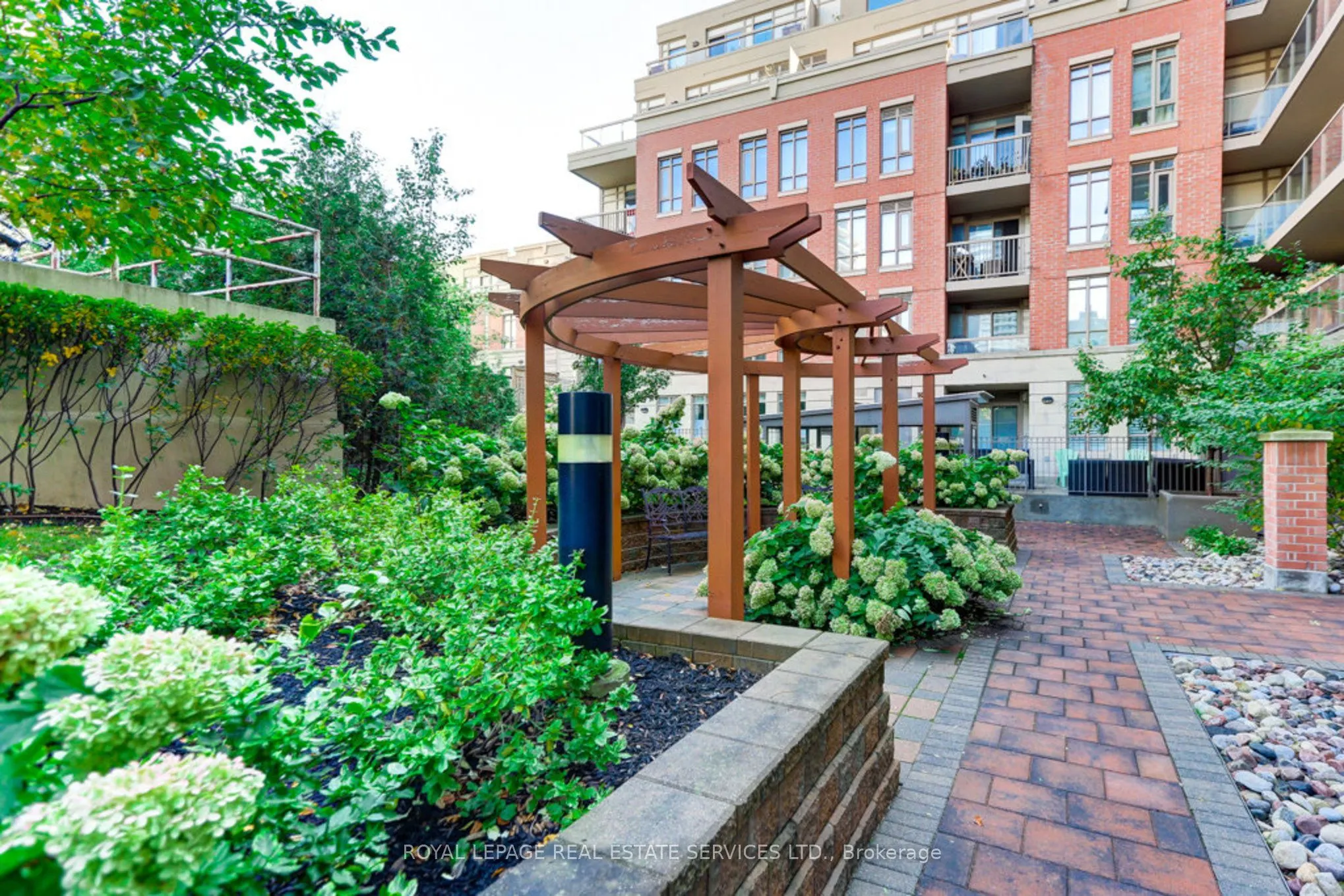 900 Mount Pleasant Road, #1203