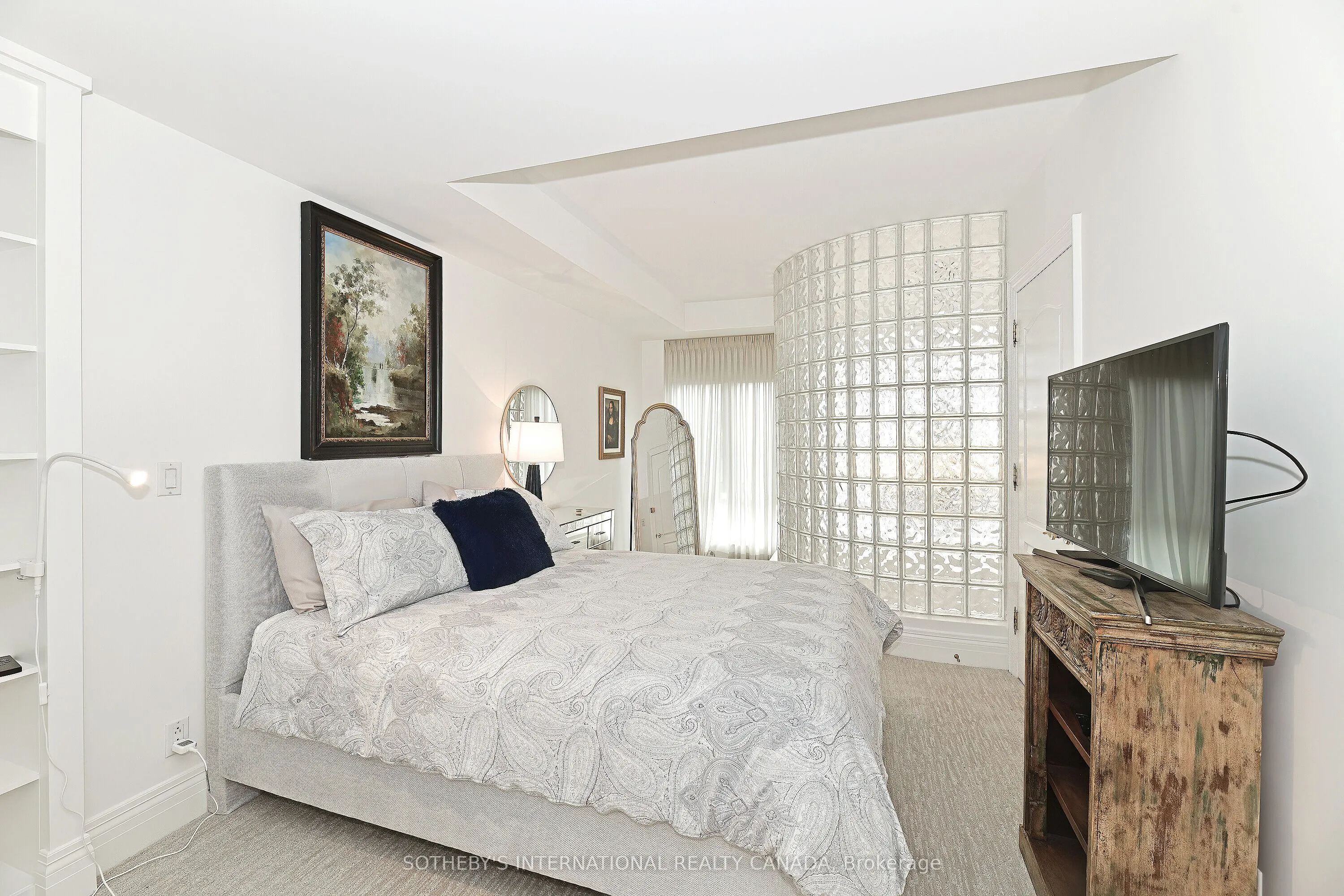 33 Delisle Avenue, #403