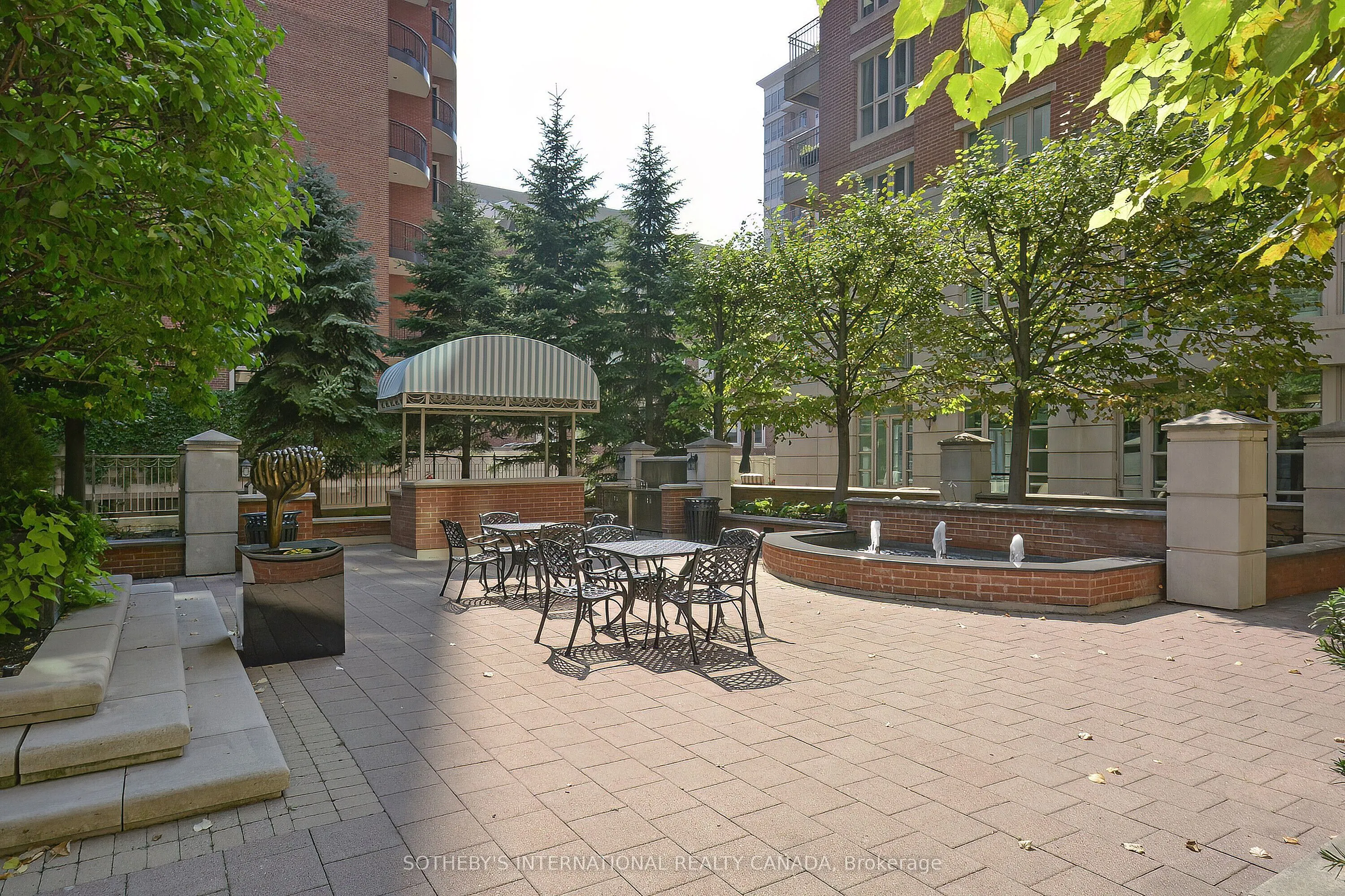 33 Delisle Avenue, #403