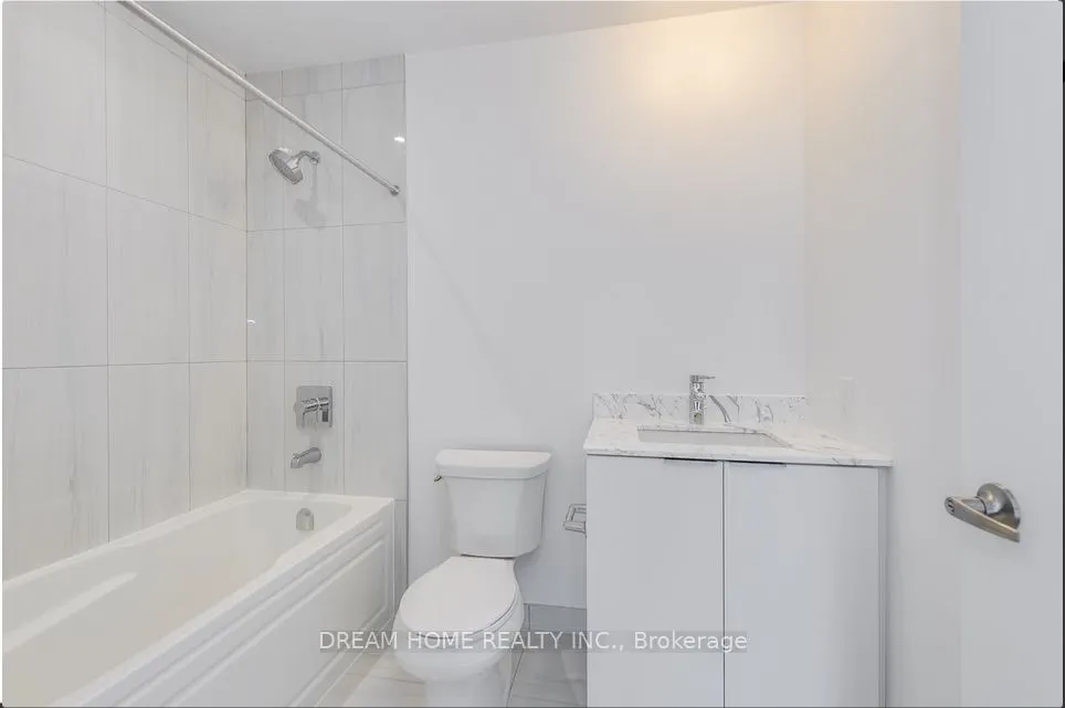 955 Bay Street, #3809 -Room