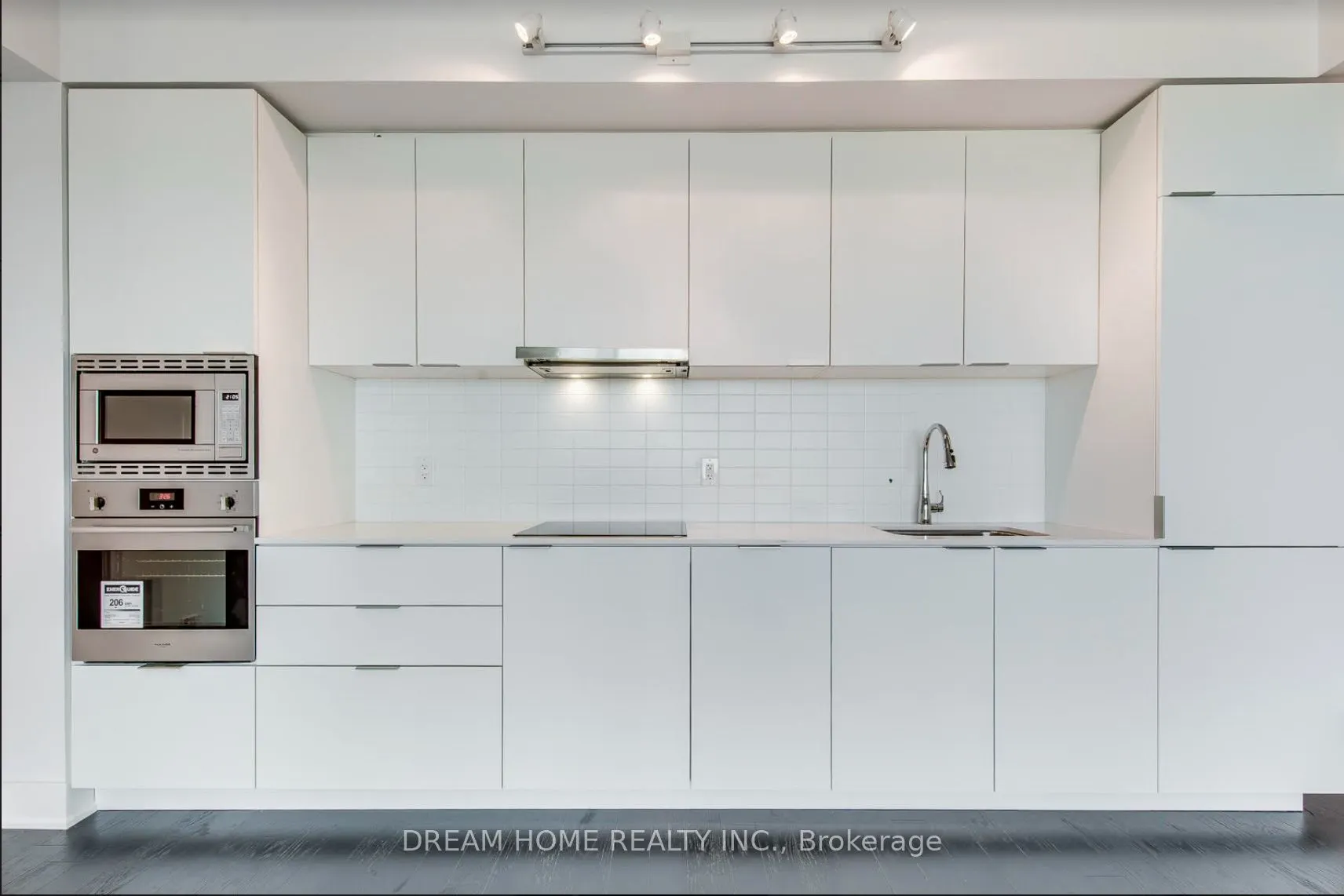 955 Bay Street, #3809 -Room