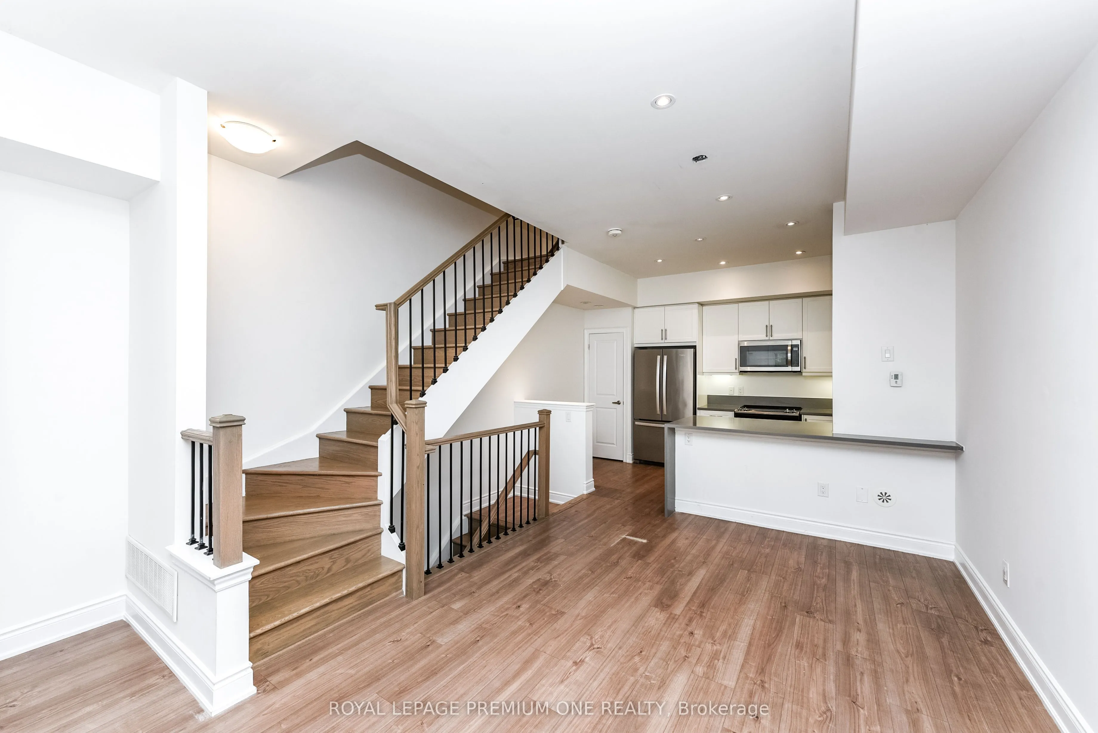 1145 Ossington Avenue, #11
