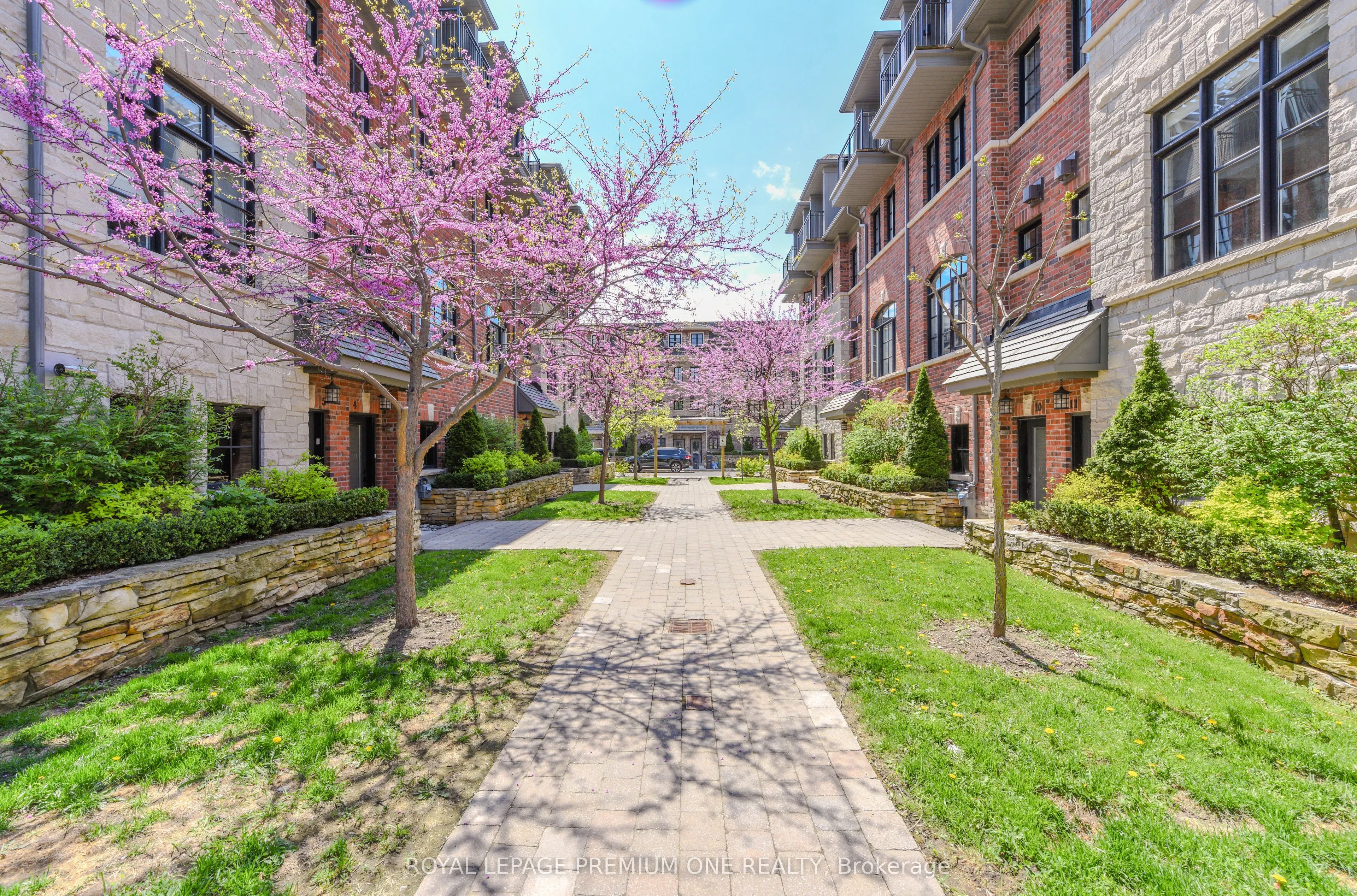 1145 Ossington Avenue, #11