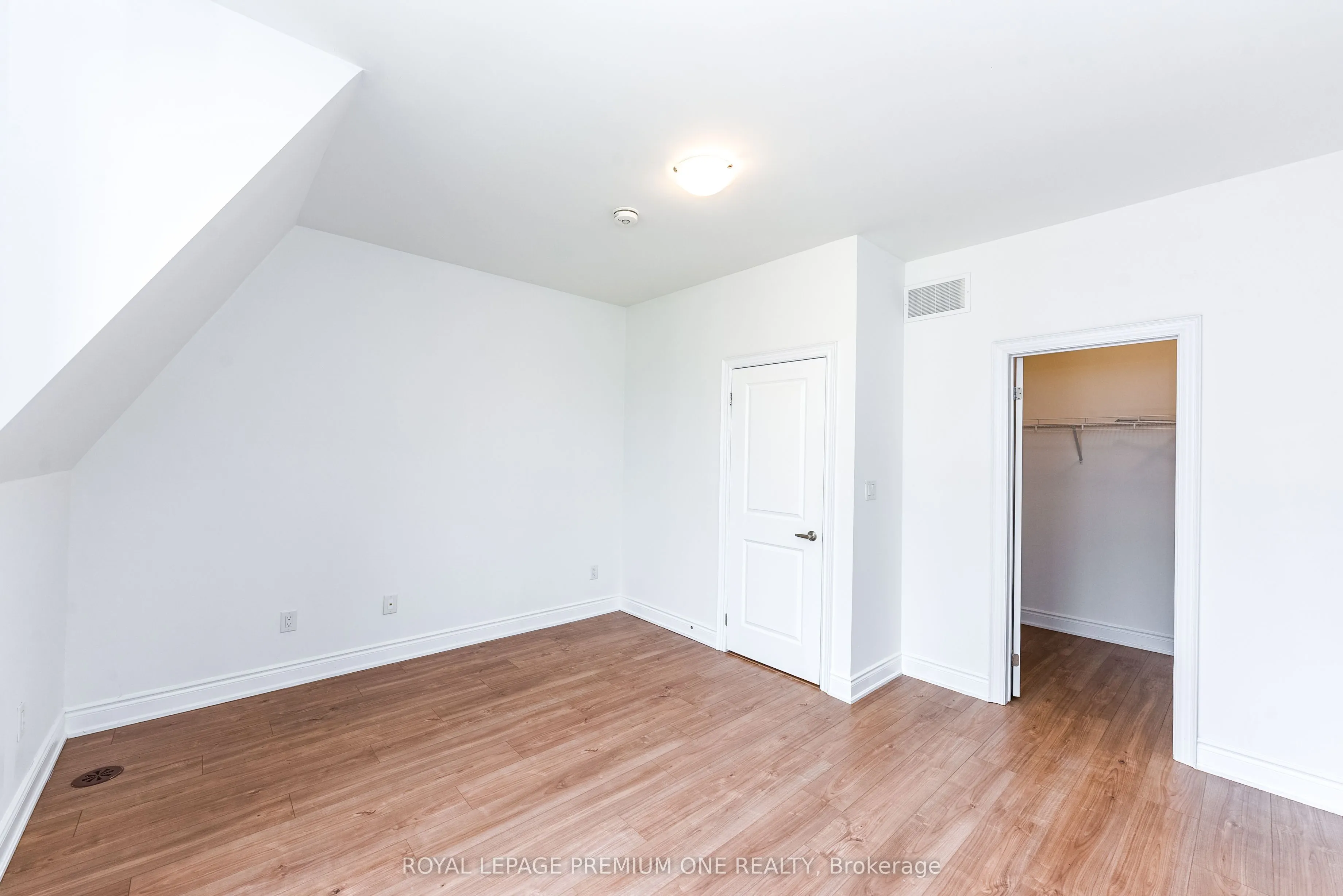 1145 Ossington Avenue, #11