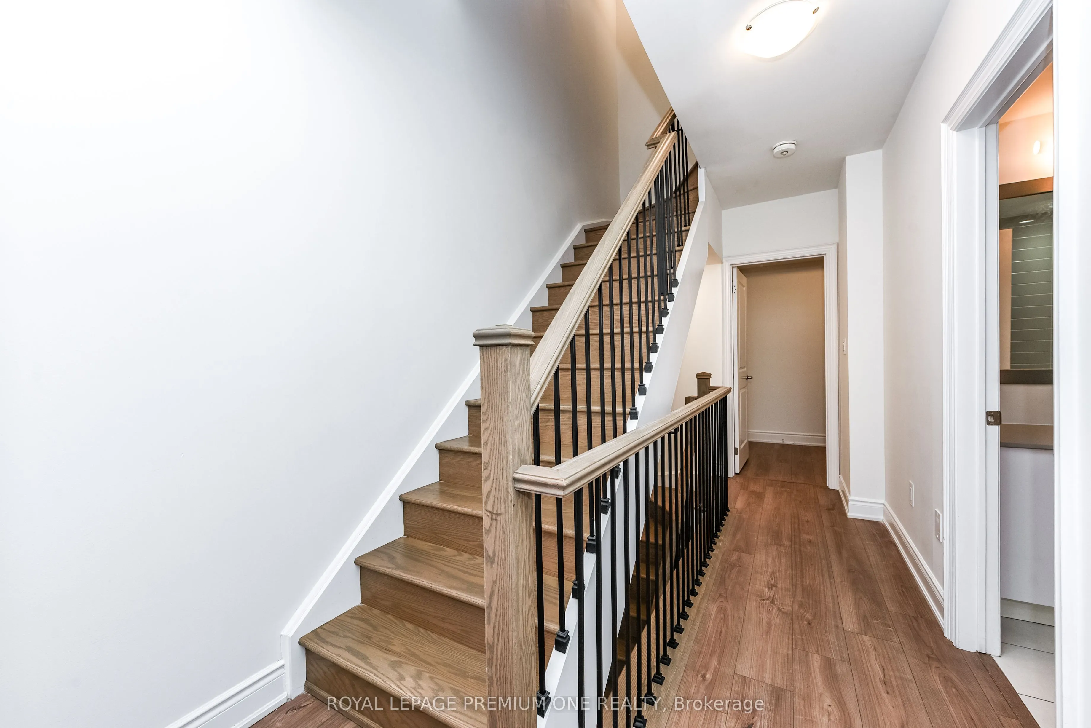 1145 Ossington Avenue, #11