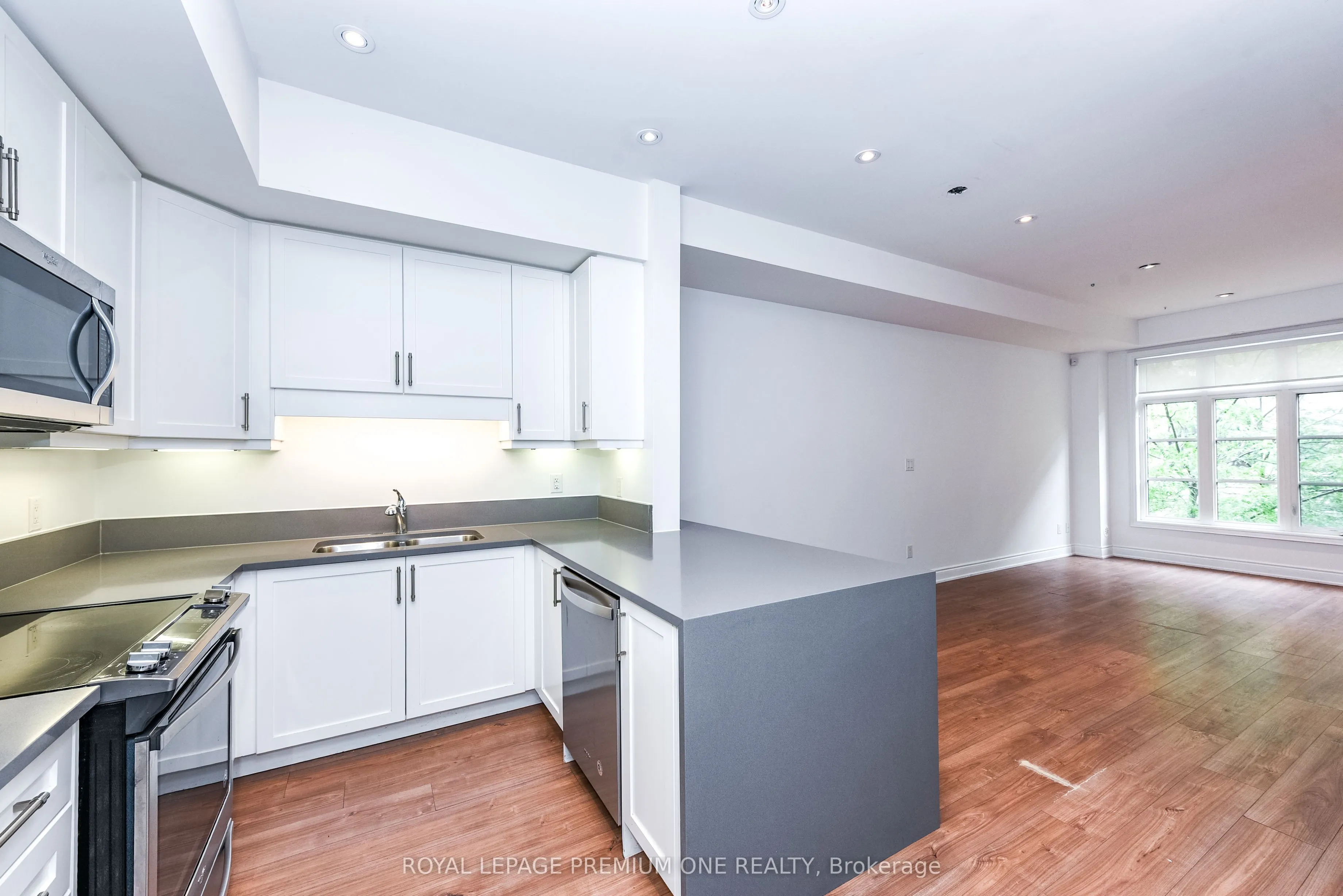 1145 Ossington Avenue, #11