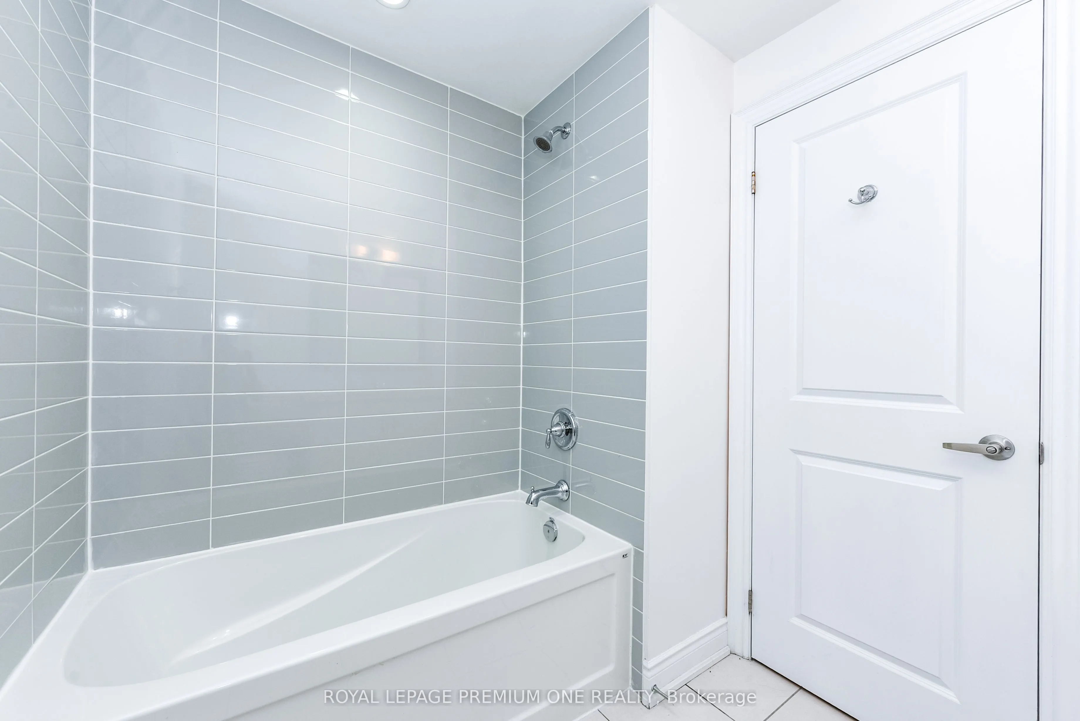 1145 Ossington Avenue, #11