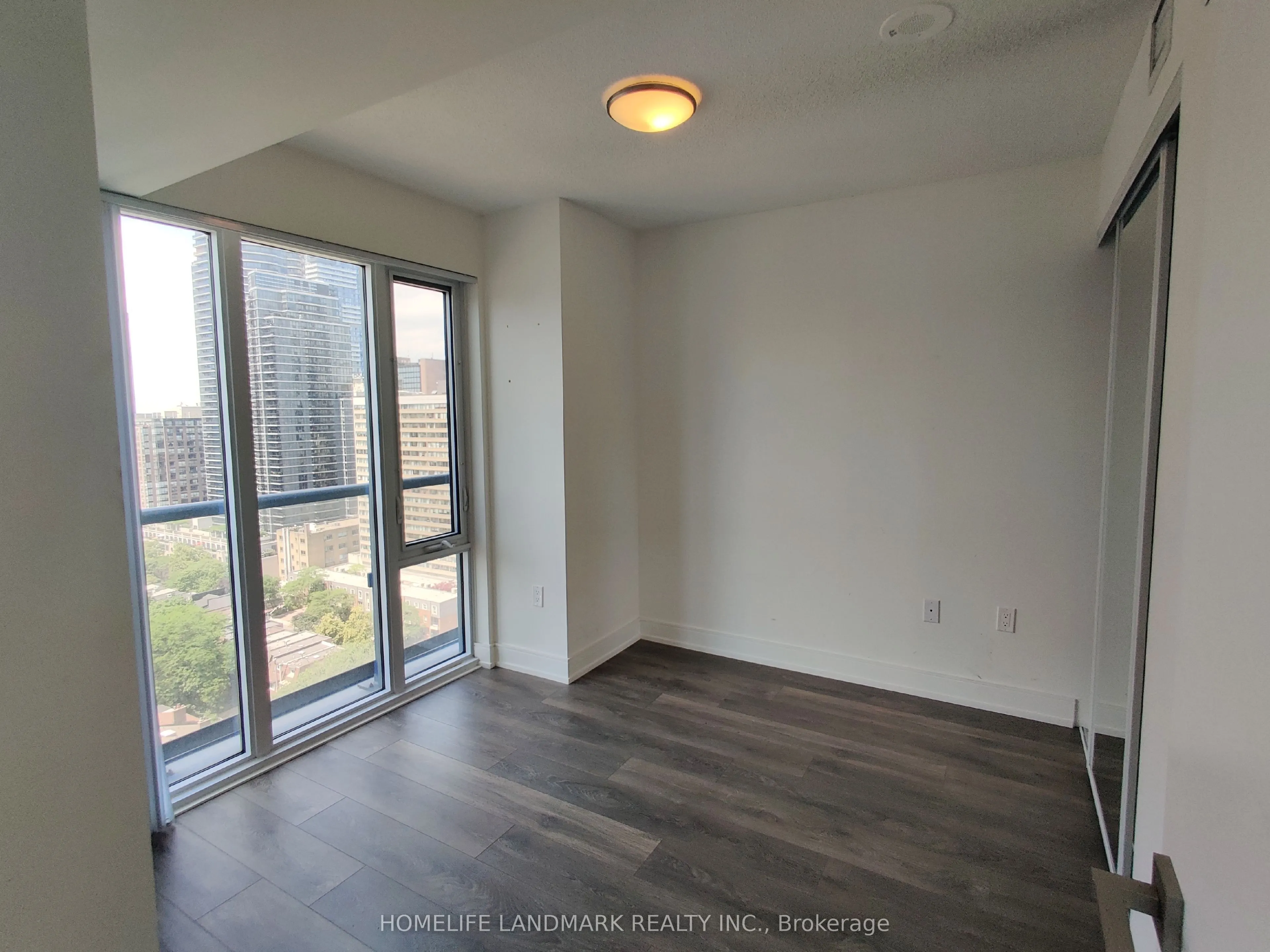 89 Mcgill Street, #1802