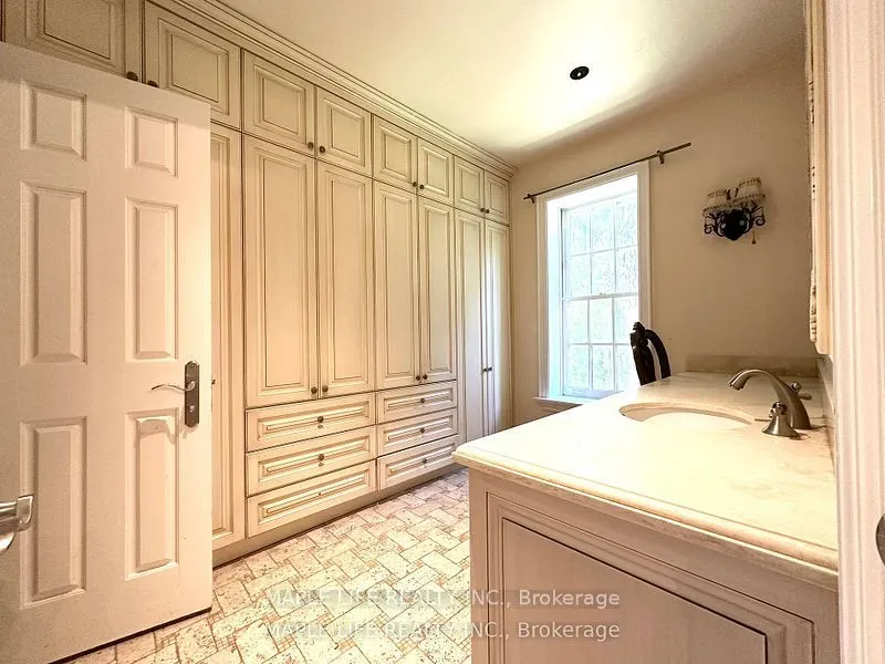 16 Brian Cliff Drive