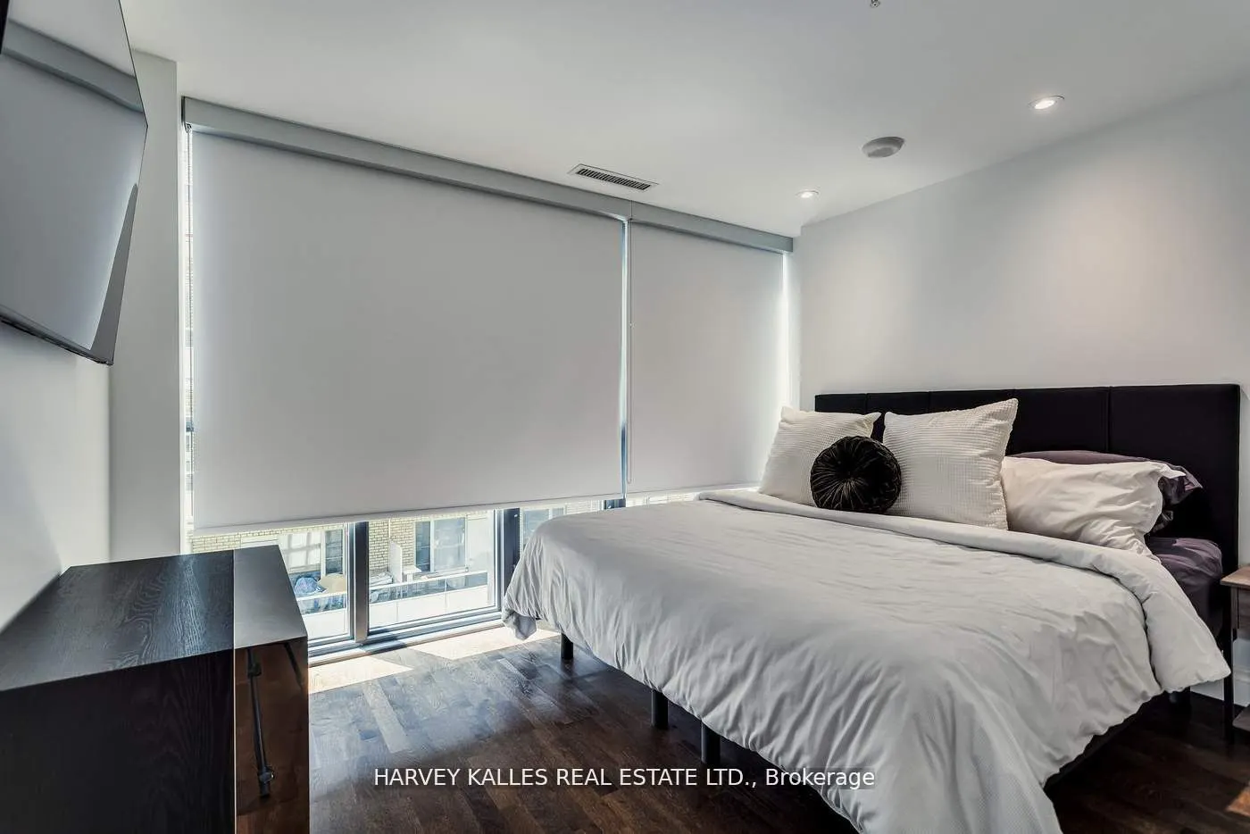 101 Charles Street E, #801