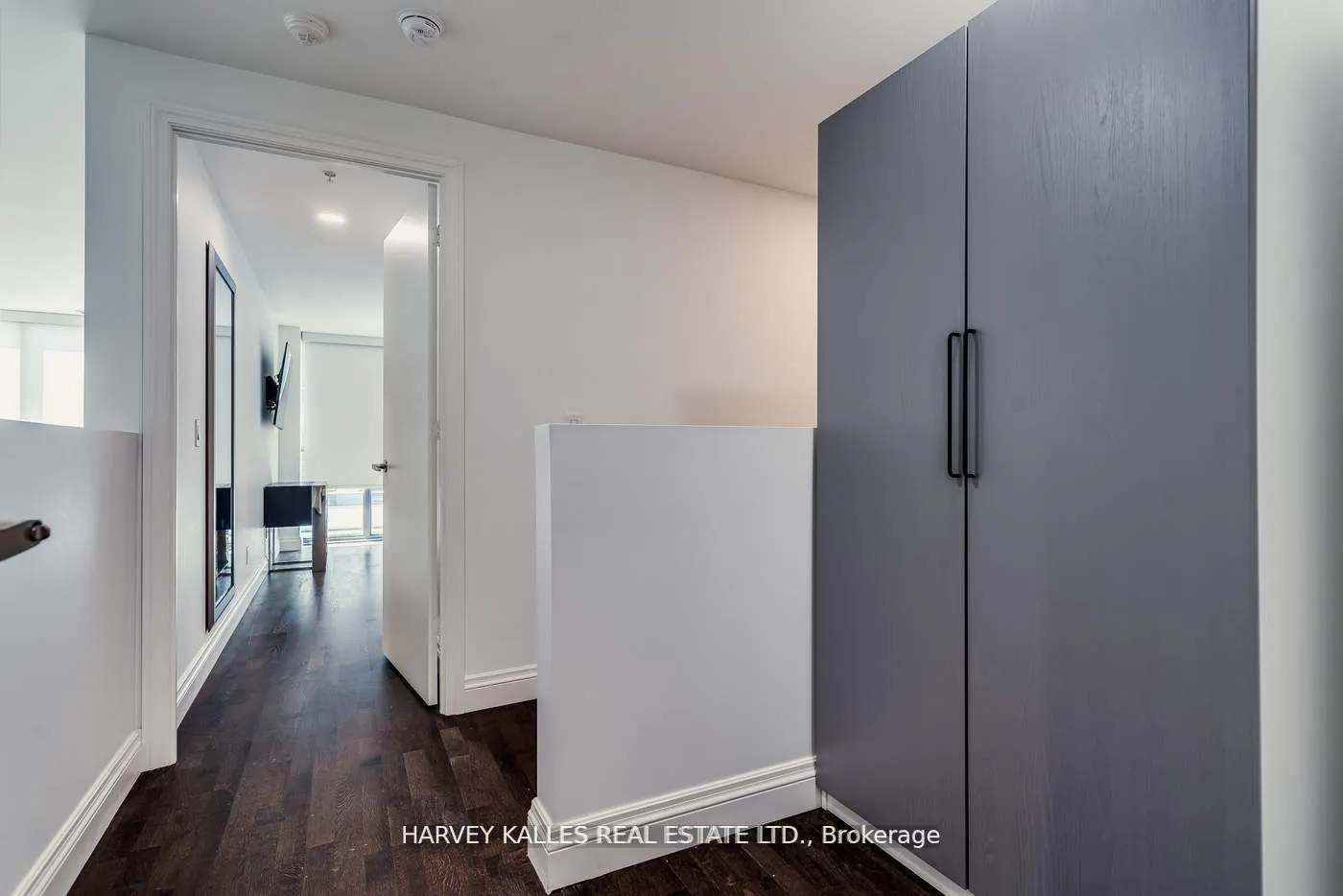 101 Charles Street E, #801