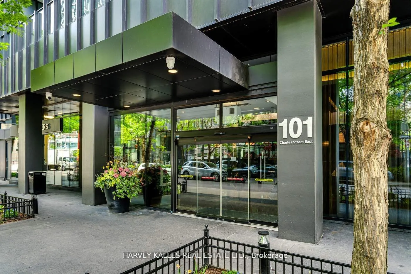 101 Charles Street E, #801