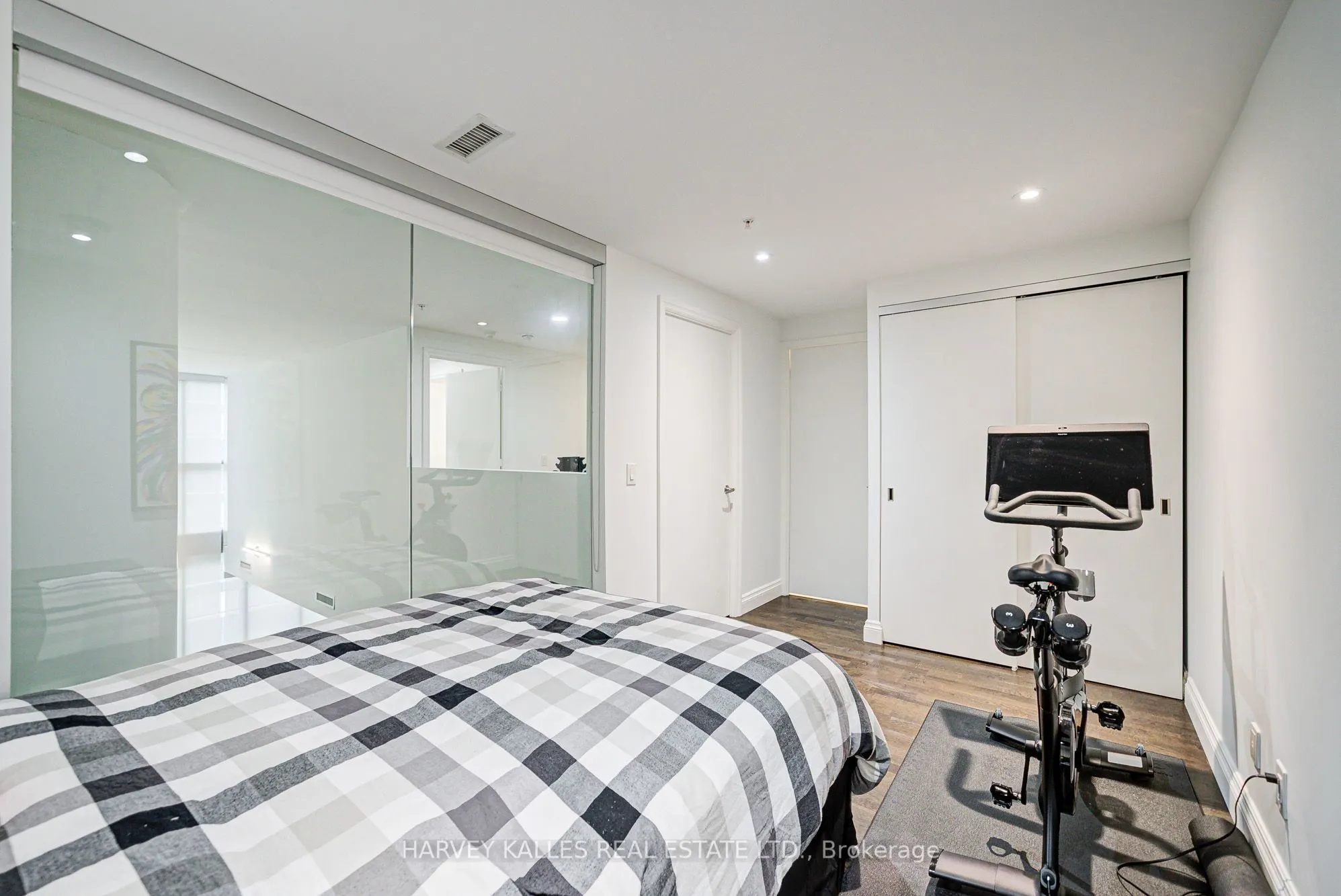 101 Charles Street E, #801