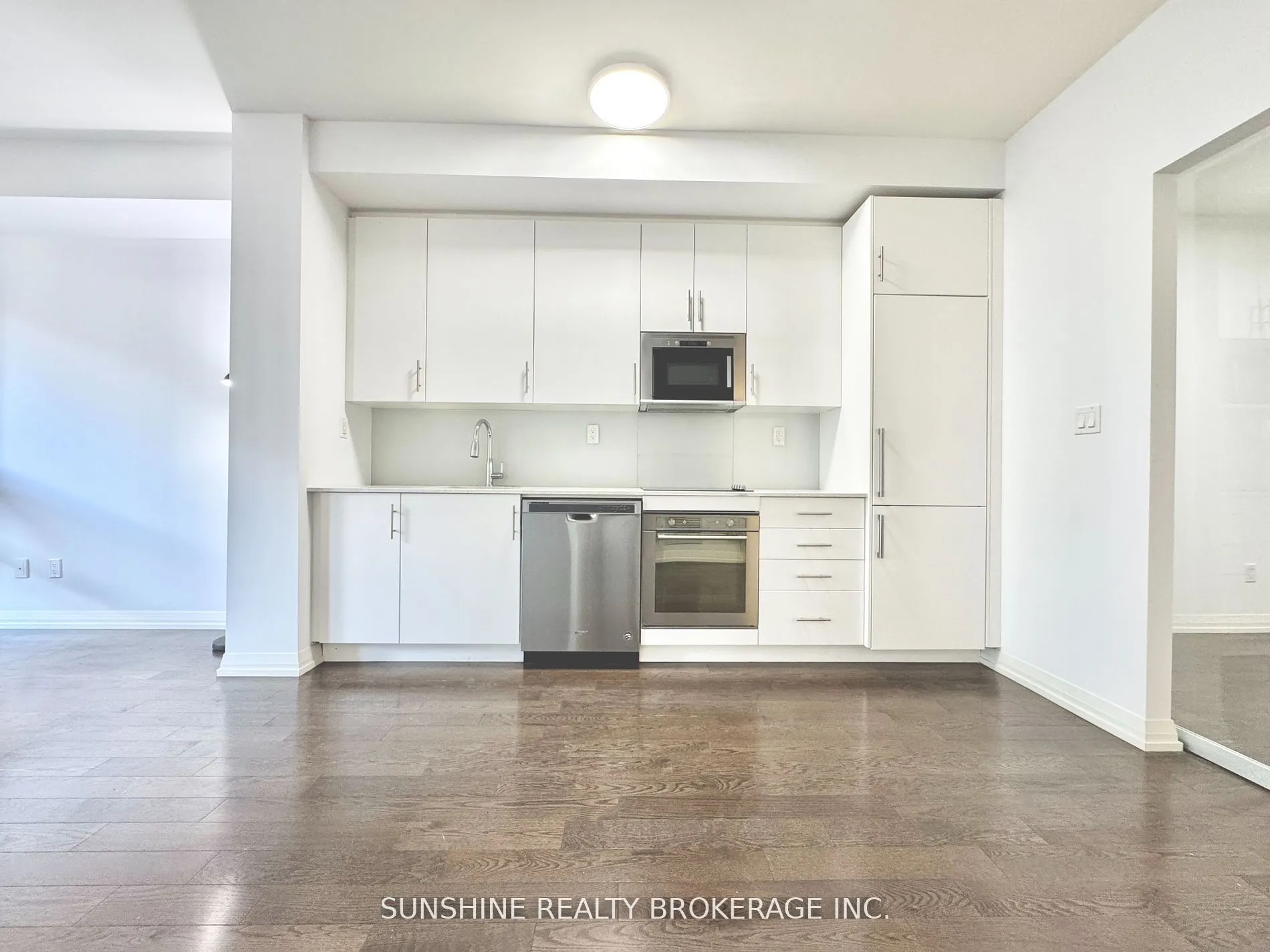 460 Adelaide Street, #623
