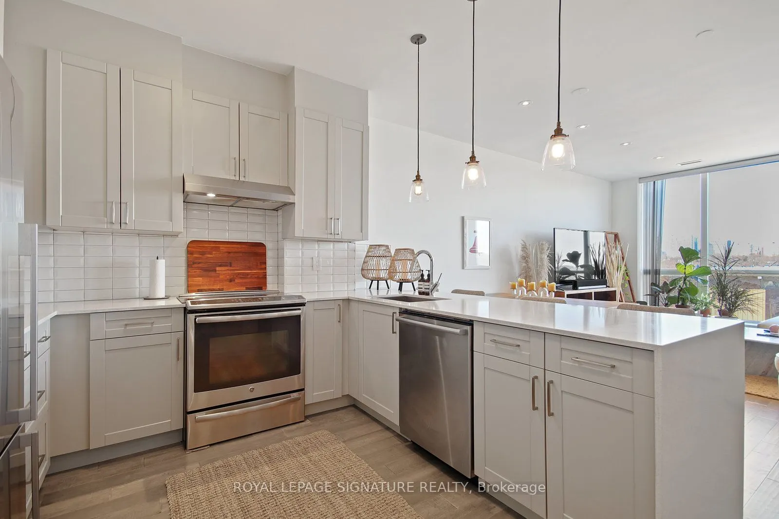 980 Yonge Street, #710