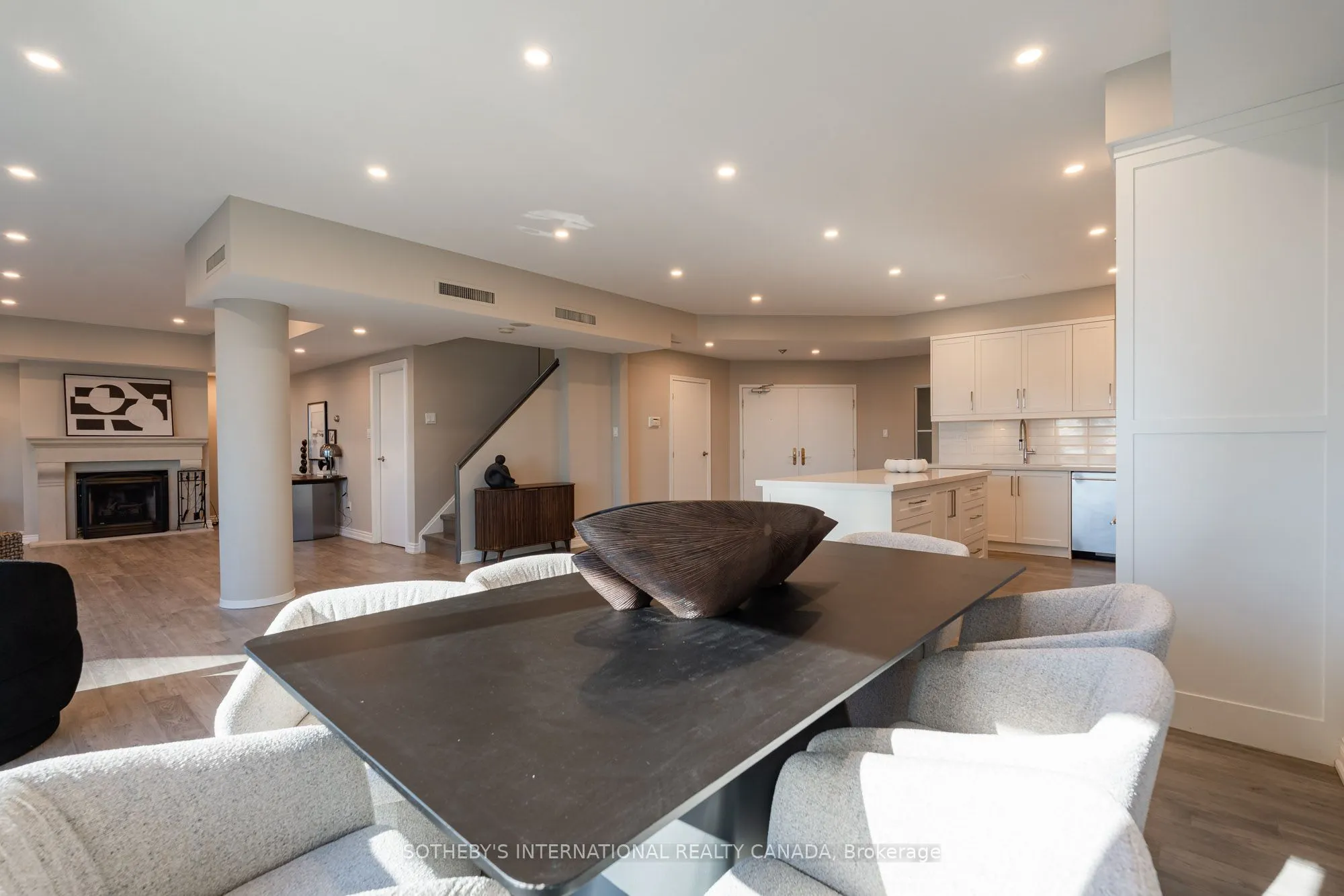 1001 Bay Street, #PH 7