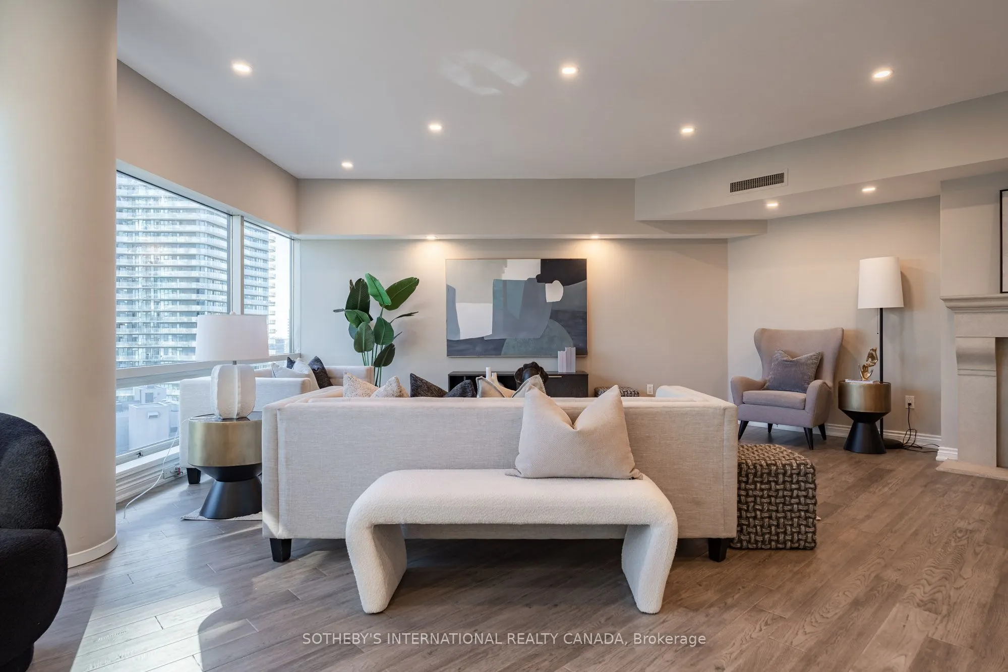 1001 Bay Street, #PH 7